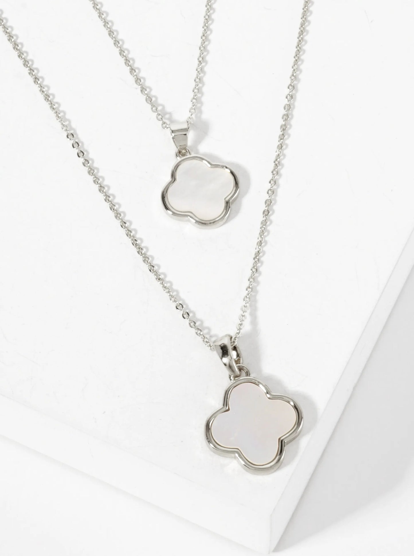 10-12mm Mother-of-Pearl Quatrefoil Pendant Layered Necklace