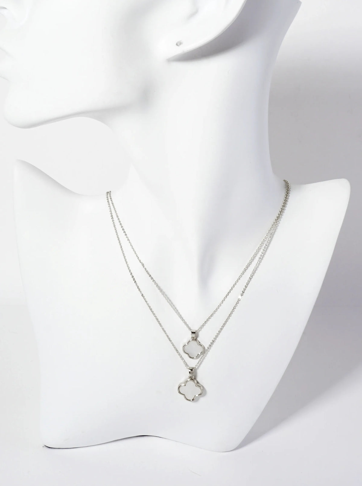 10-12mm Mother-of-Pearl Quatrefoil Pendant Layered Necklace
