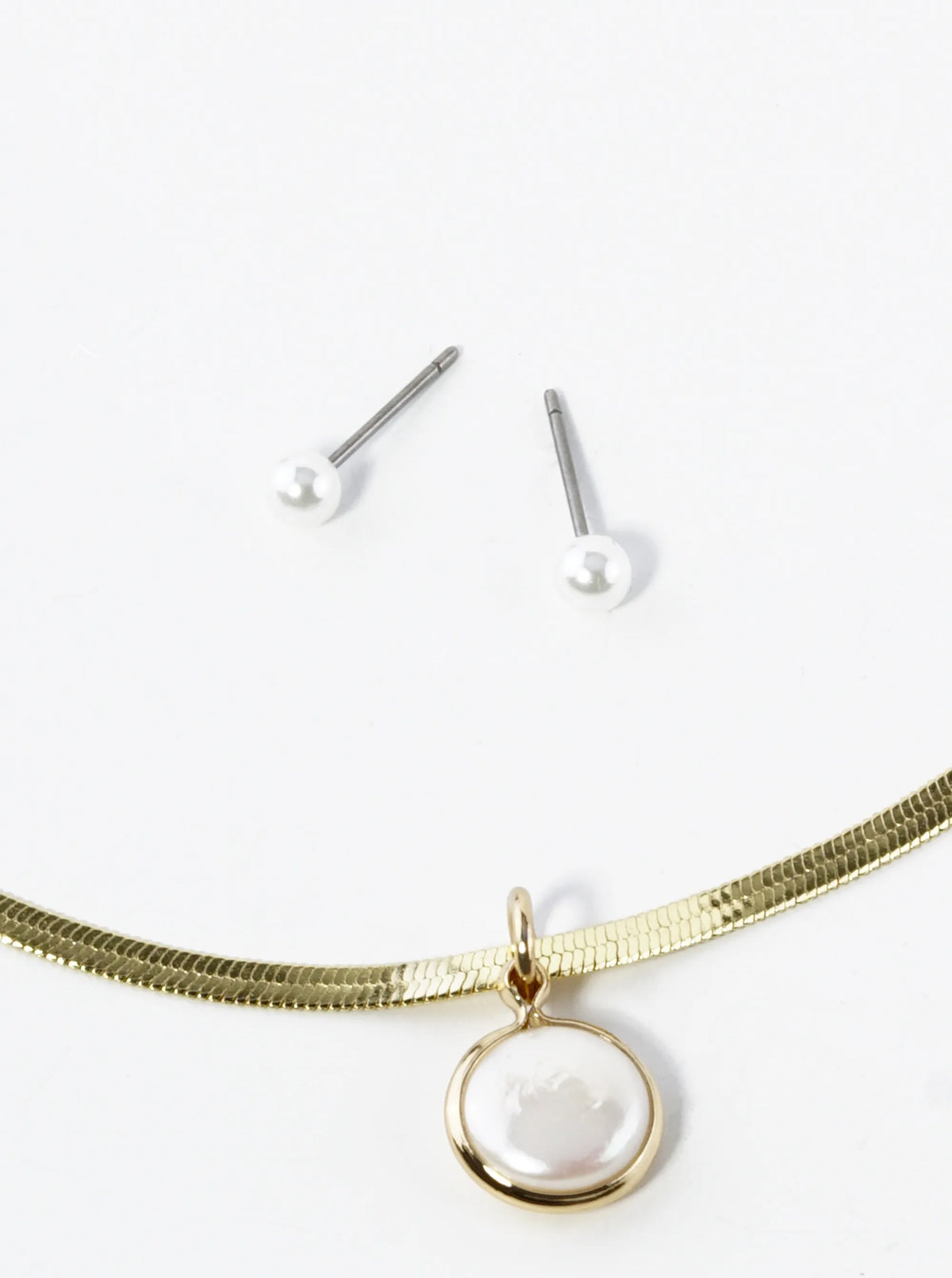 14 Inch Mother Of Pearl Pendant Herringbone Chain Choker Necklace