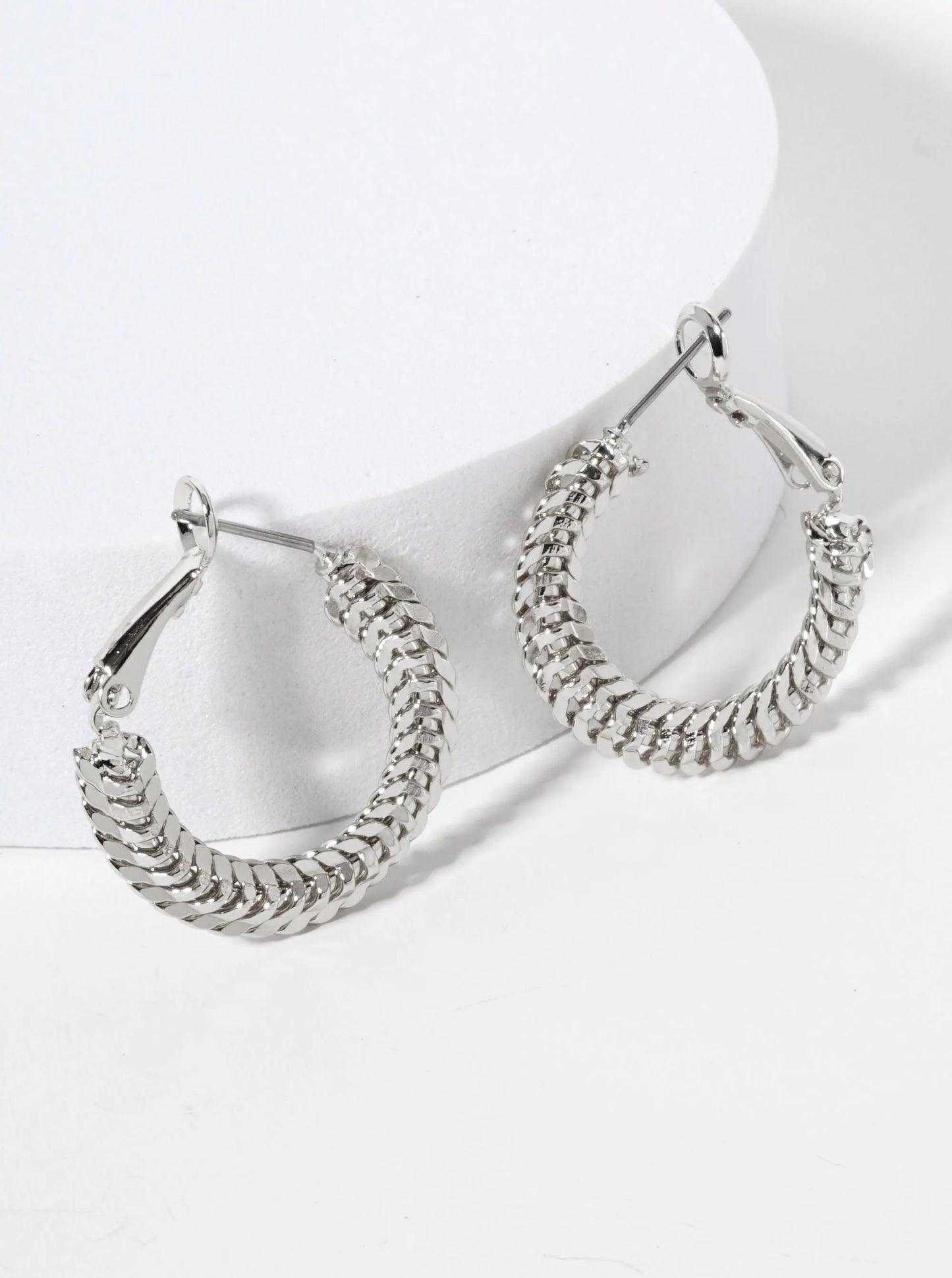 14K-Gold-Dipped Polished 25mm Chain-design Latch-Back Hoop Earrings