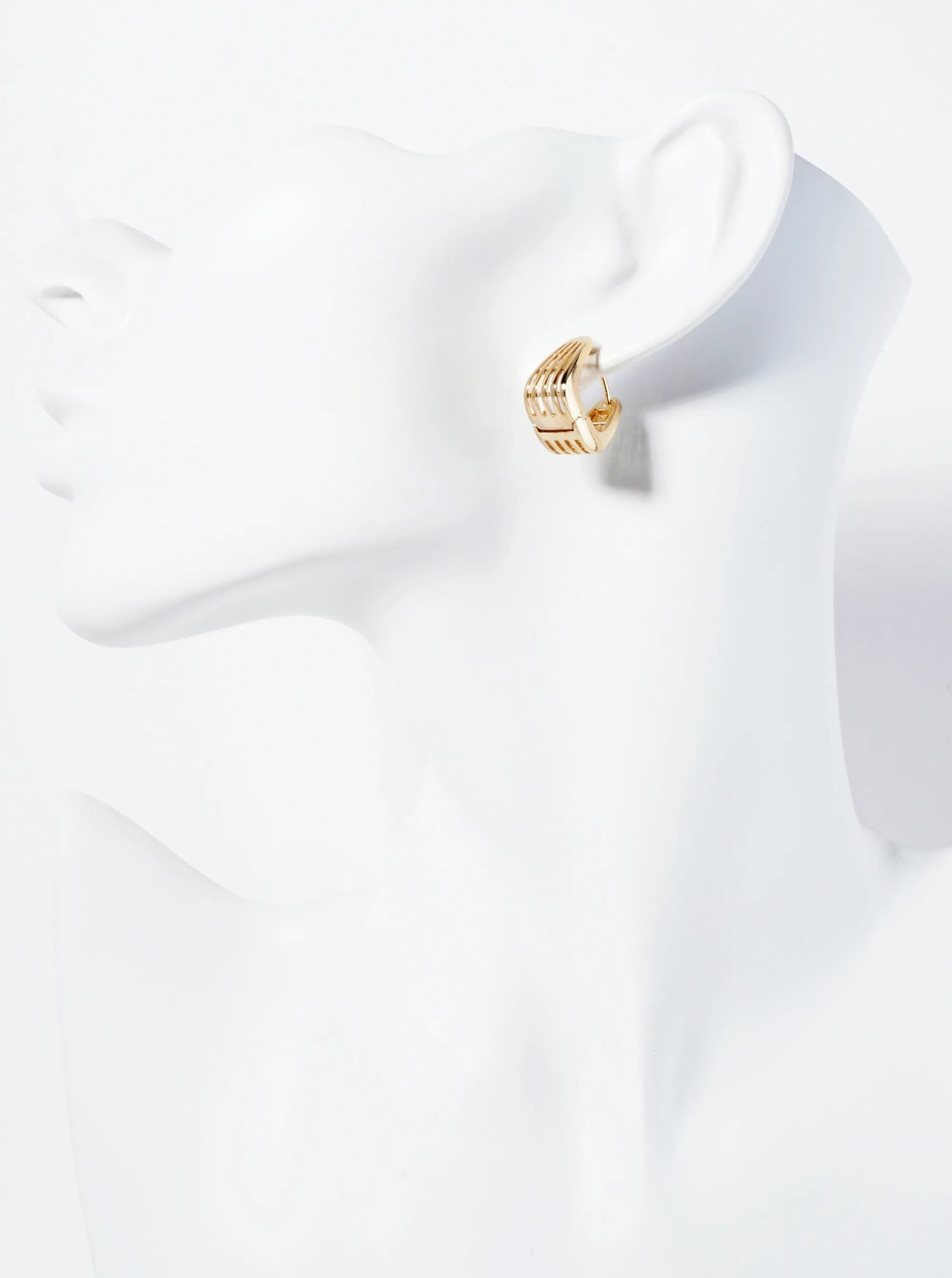 15mm 14K-Gold-Dipped Rectangular Shape Filigree Huggie Hoop Earrings