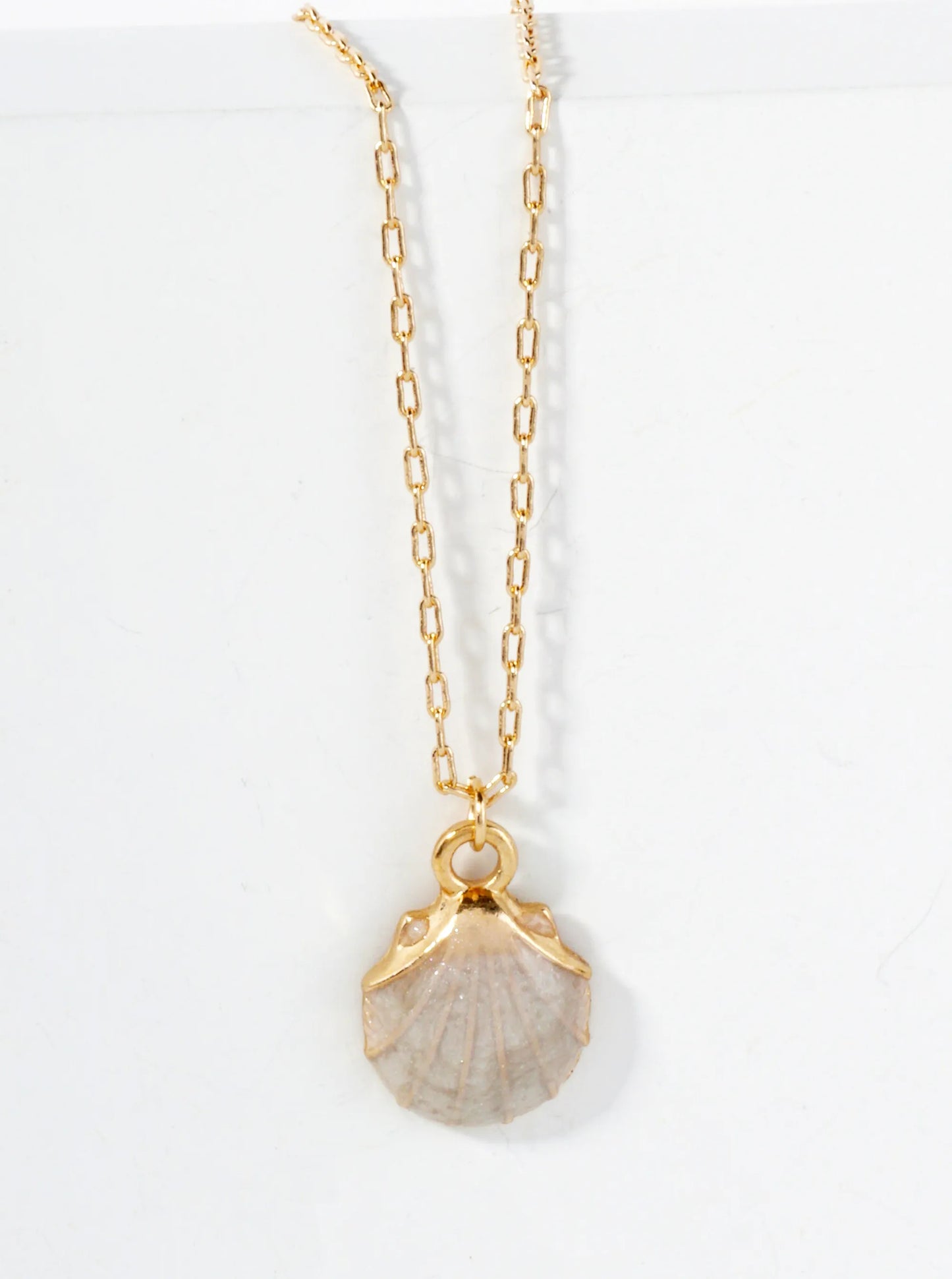 15mm Enamel Seashell Pendant 16-Inch Sea-Life Necklace