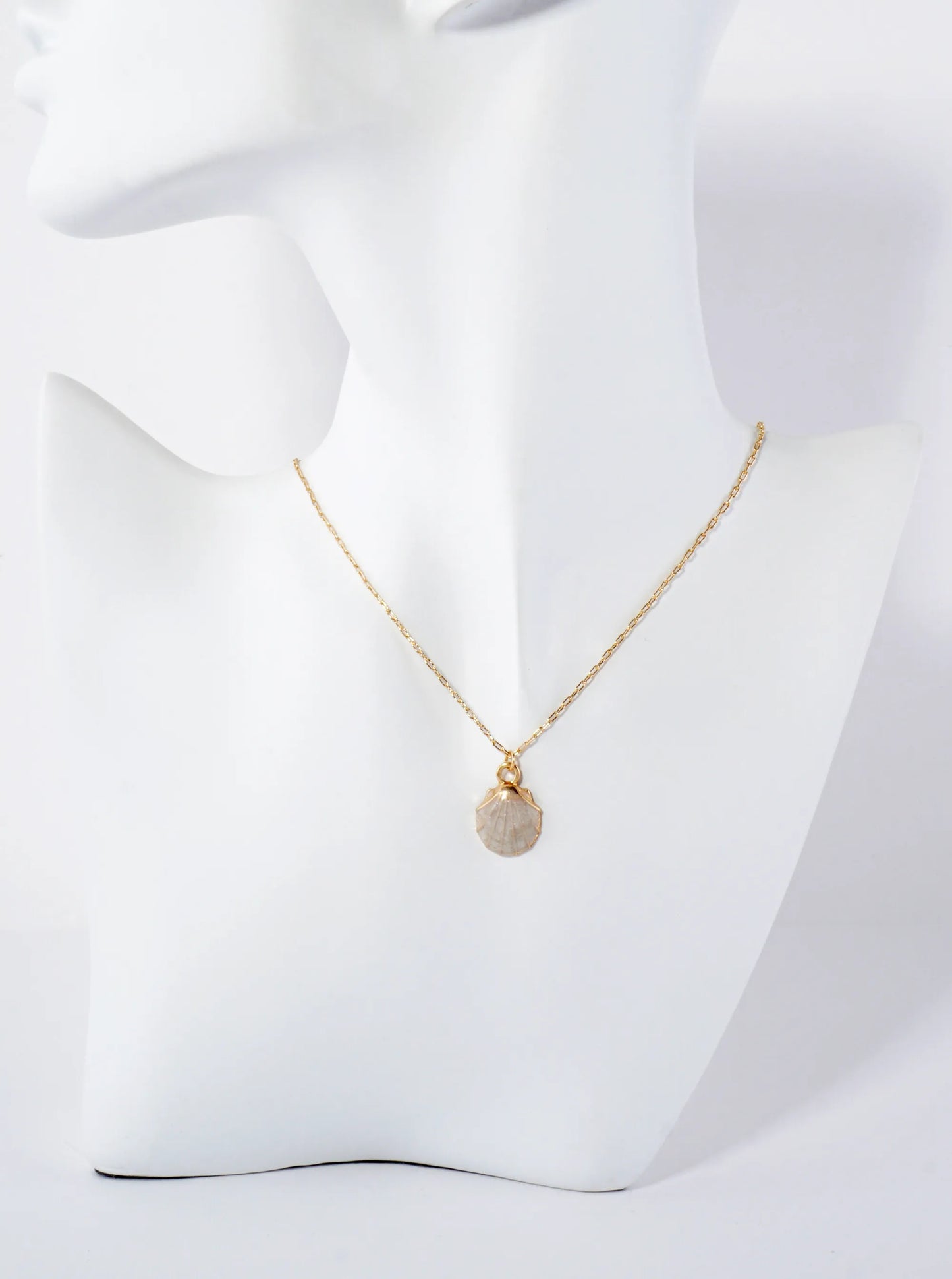 15mm Enamel Seashell Pendant 16-Inch Sea-Life Necklace