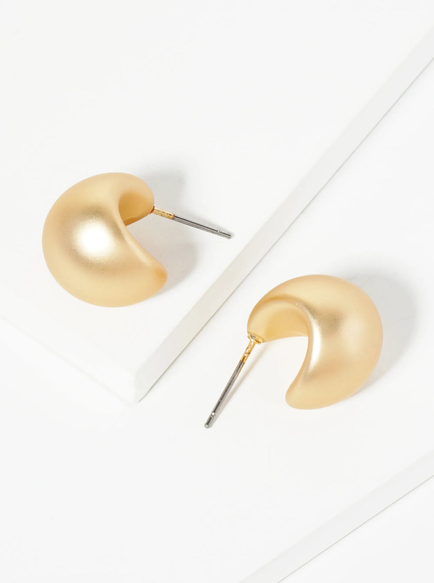 15mm Lightweight Dainty Hoop Earrings