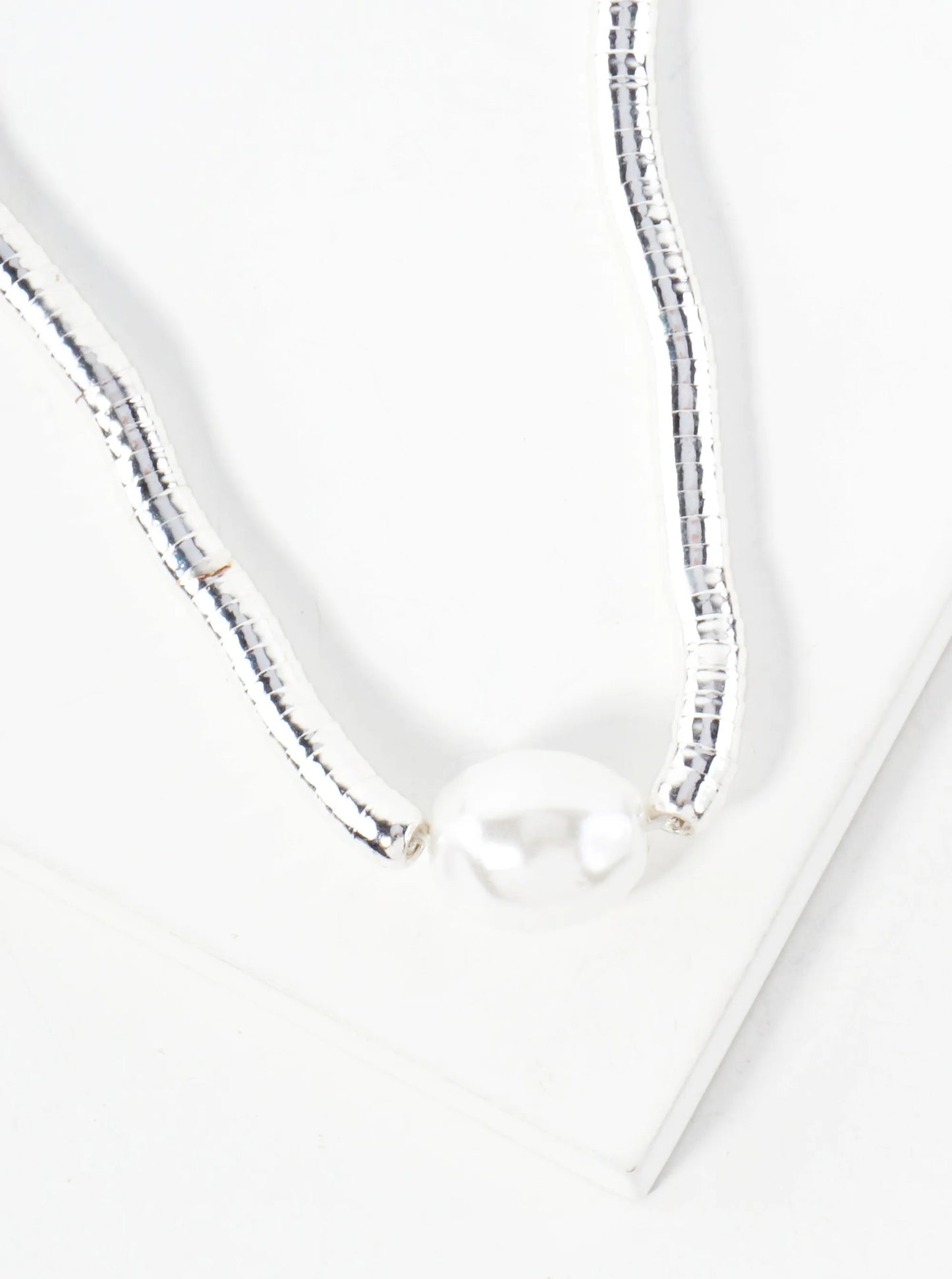 15mm Oval Pearl-Bead Accents Polished Metal Beaded 17-Inch Necklace