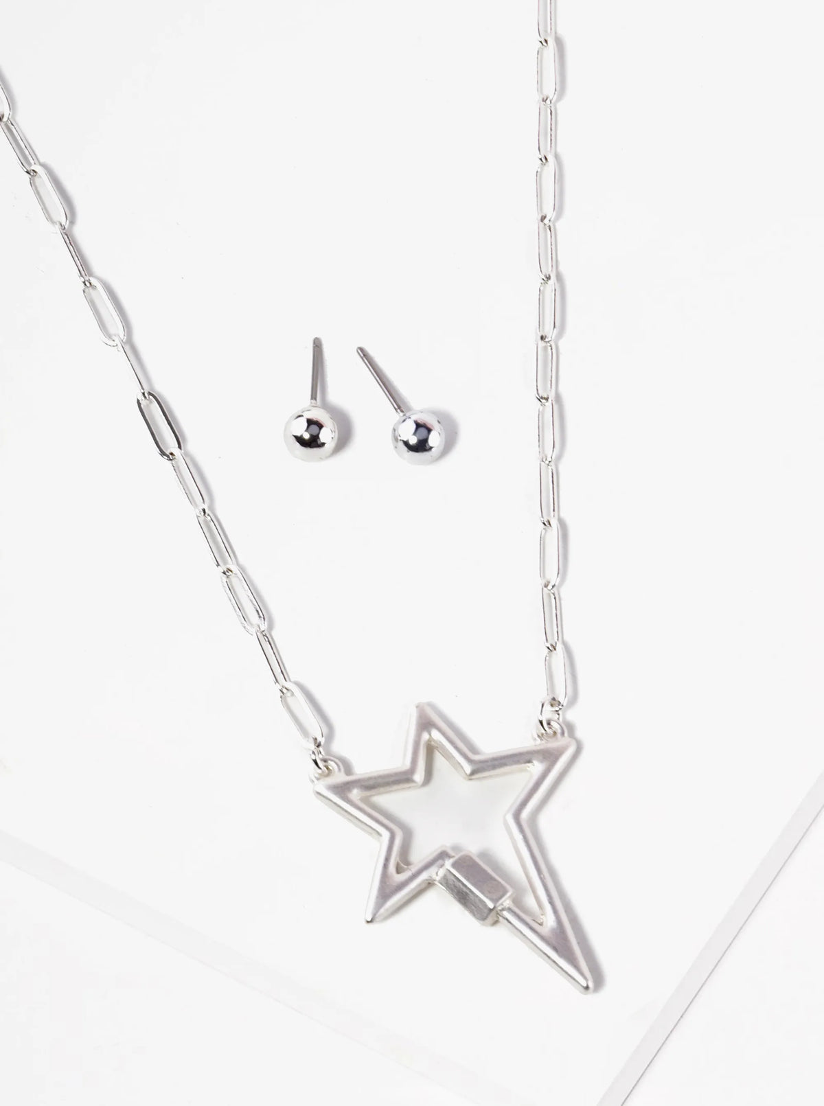 18 Inch Star Carabiner Pendant Chain Necklace