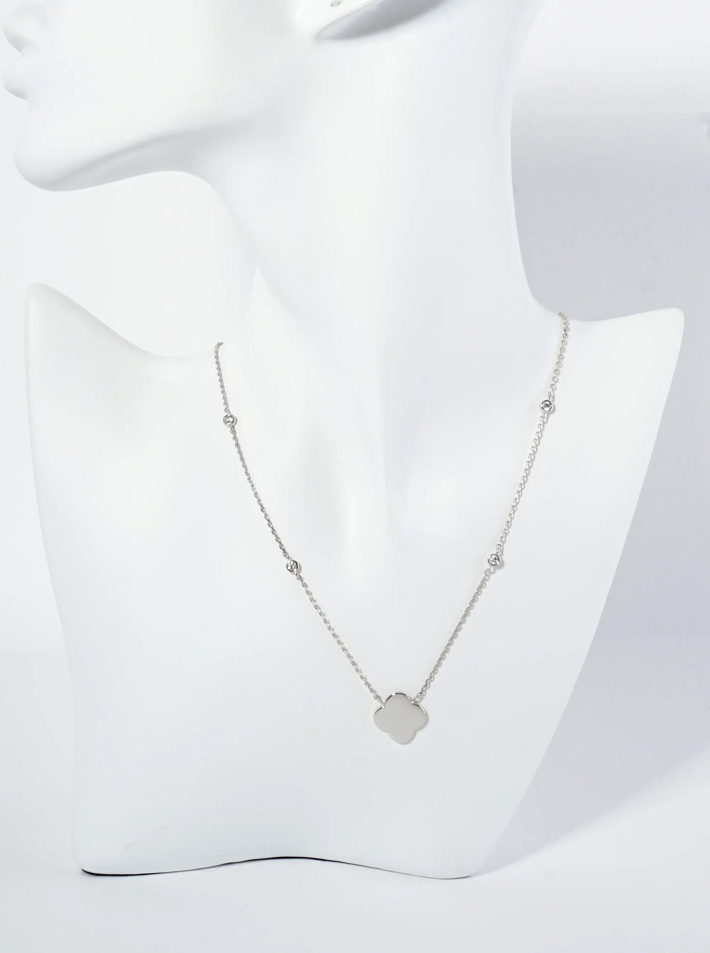 18K Gold Dipped Brass Quatrefoil Pendant Necklace