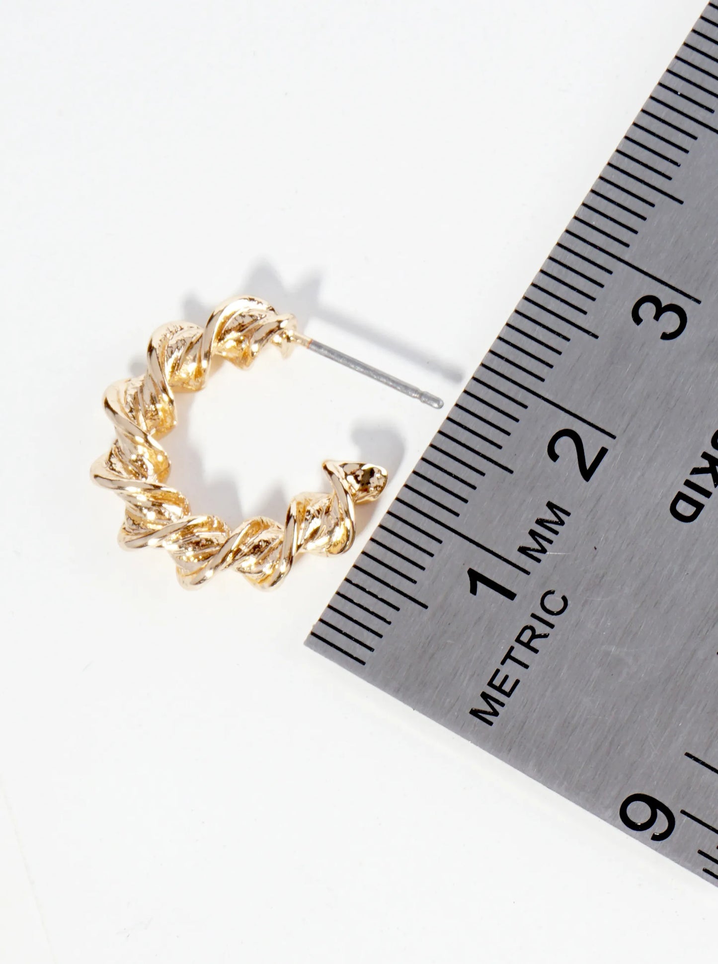 18mm Metal Twisted Hoop Earrings