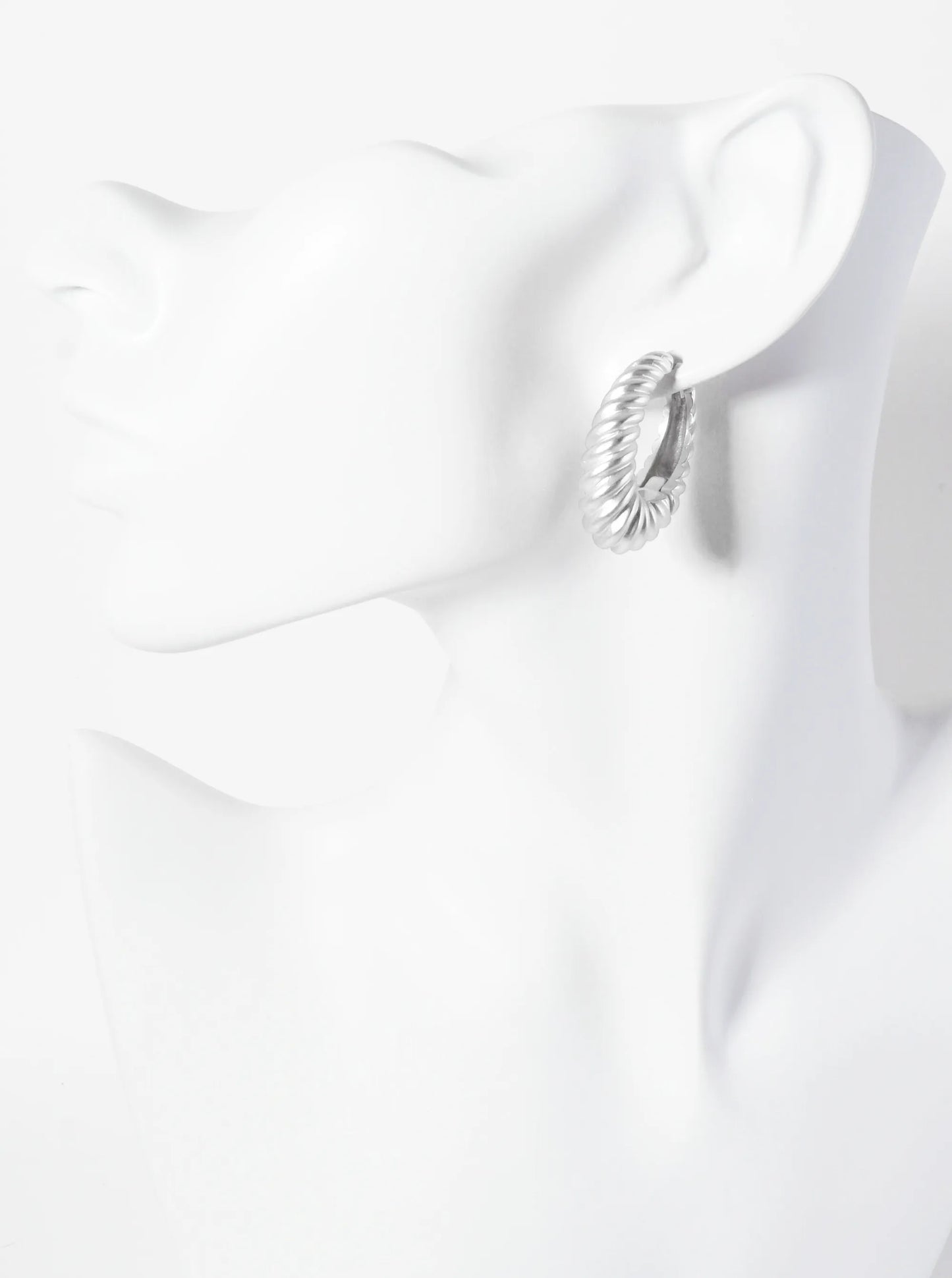 30mm Metal Twisted Oval-Shaped Hoop Earrings