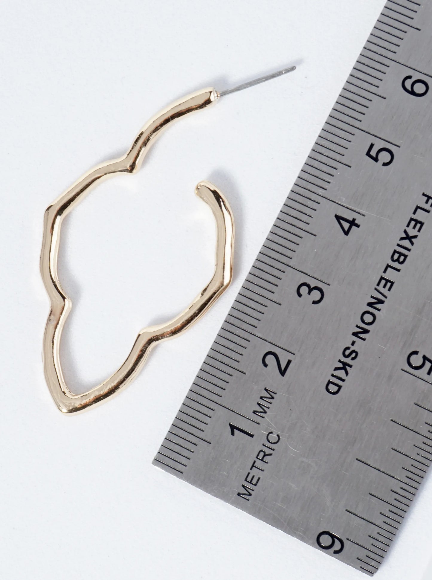 45mm Metal Elongated Quatrefoil Hoop Earrings