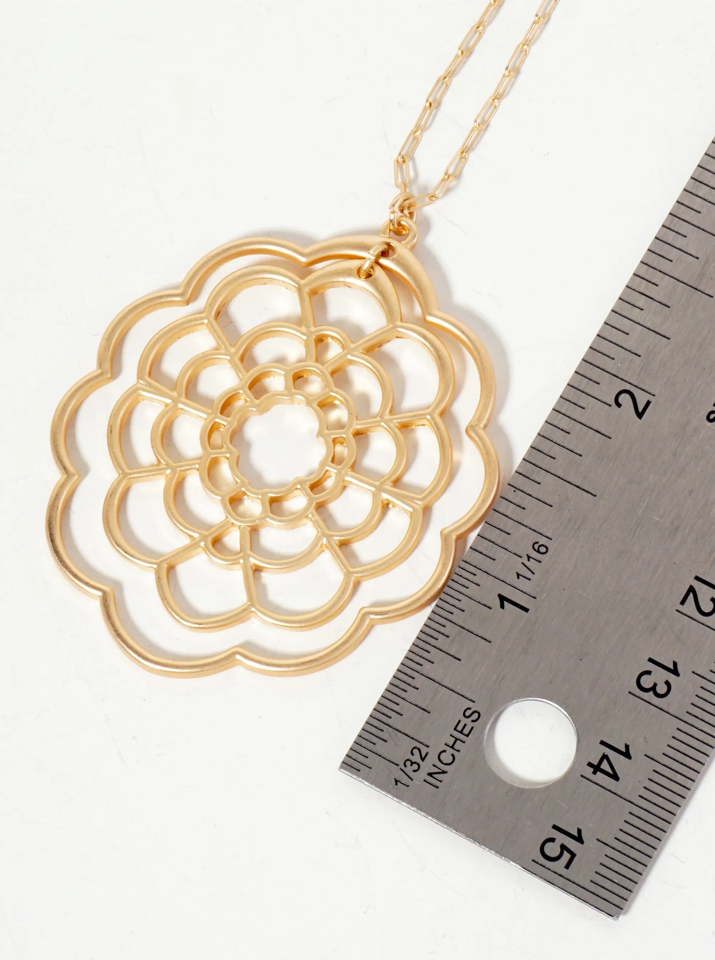 Botanical-Theme Floral Filigree Pendant 30-inch Long Necklace