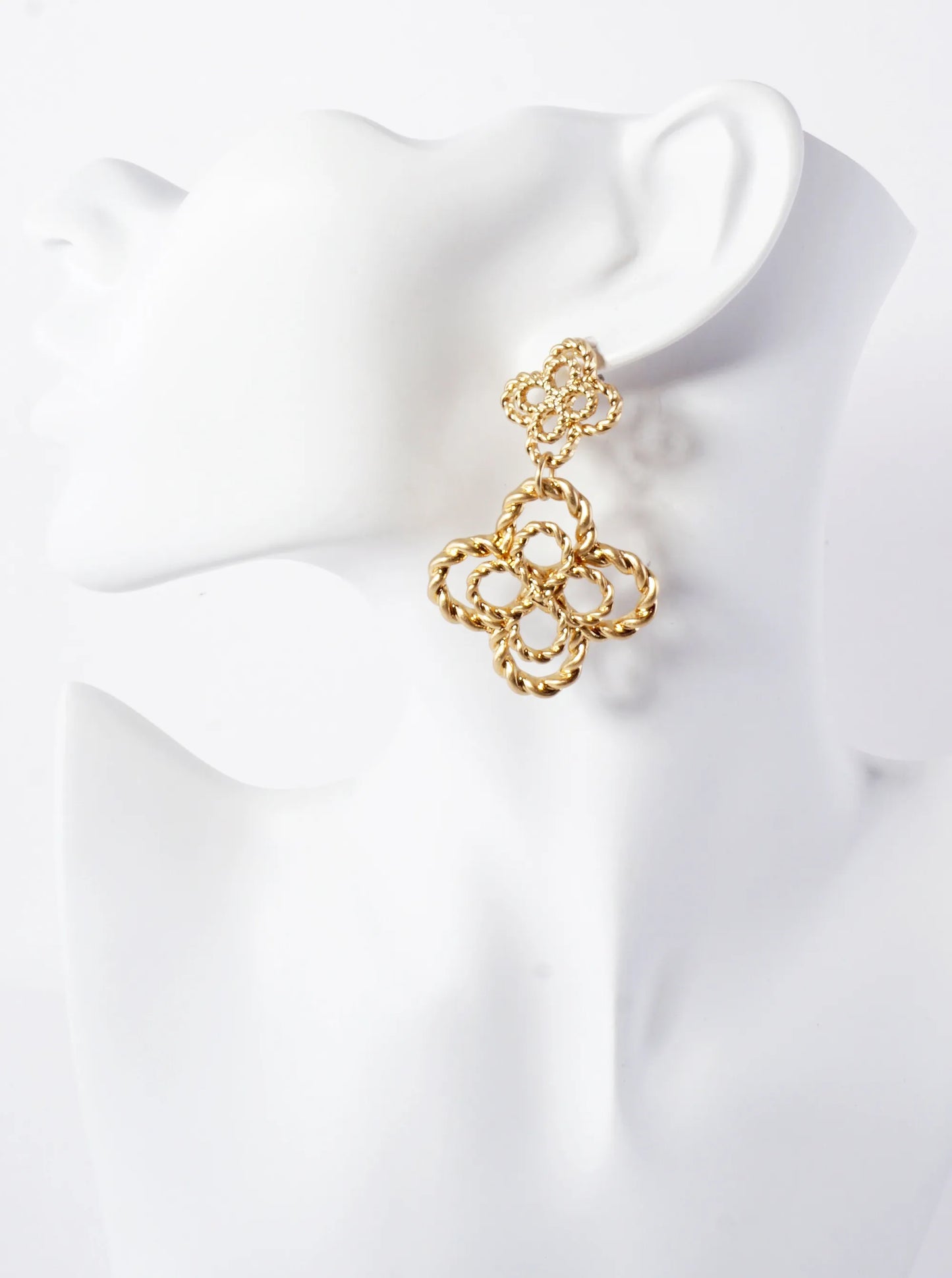 Botanical-Theme Overlapped Quatrefoil Drop Dangle Earrings With-Titanium-Post