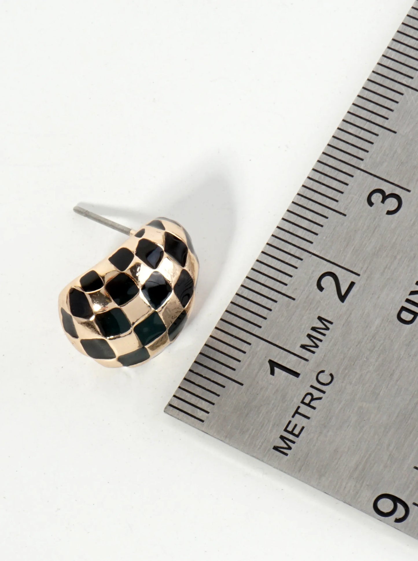 Checkered Pattern 15mm Stud Earrings