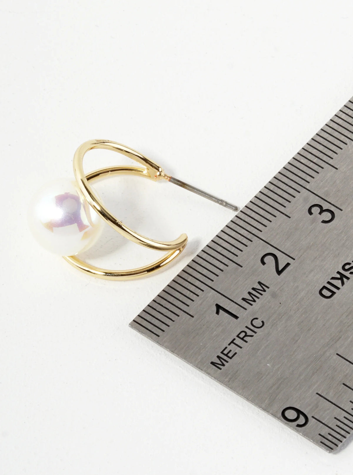 Dual Line Holding Pearl 20mm Hoop Earrings
