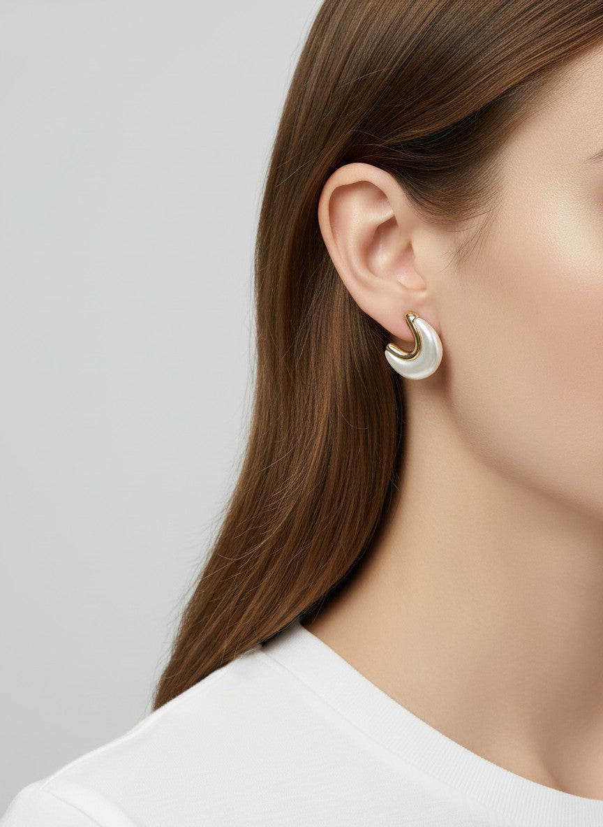 Polished Crescent Geometric Hoop Earrings