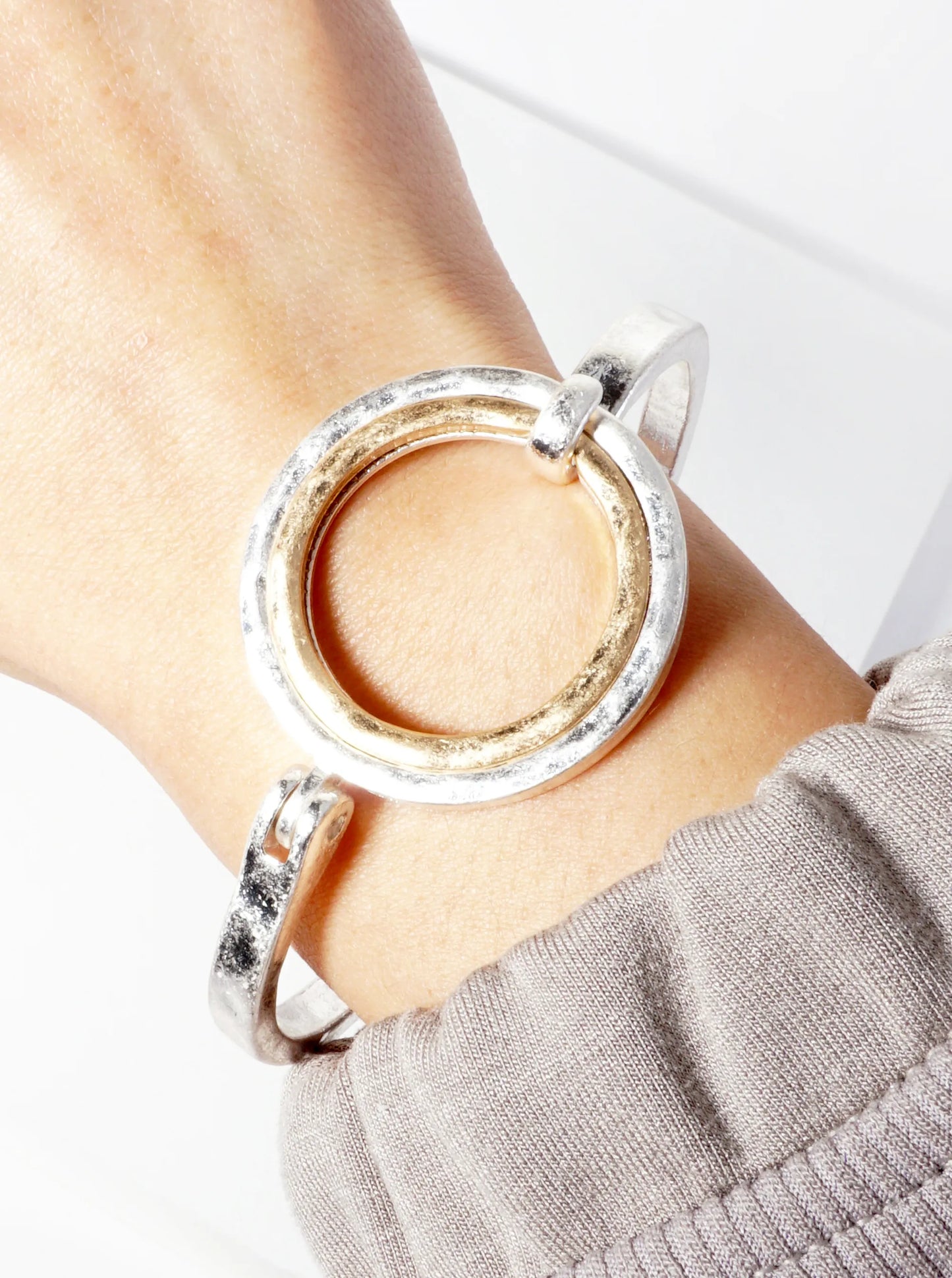 Hammered Dual-Tone Circle Hook Hinge Bracelet