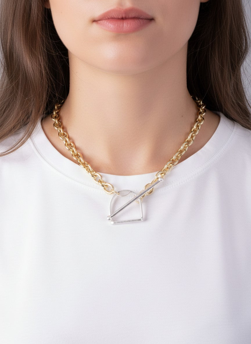 Horsebit-Toggle-Clasp-Choker-Necklace-150-SN5000-WSWG-2-S39HDN15074326K1242.jpg
