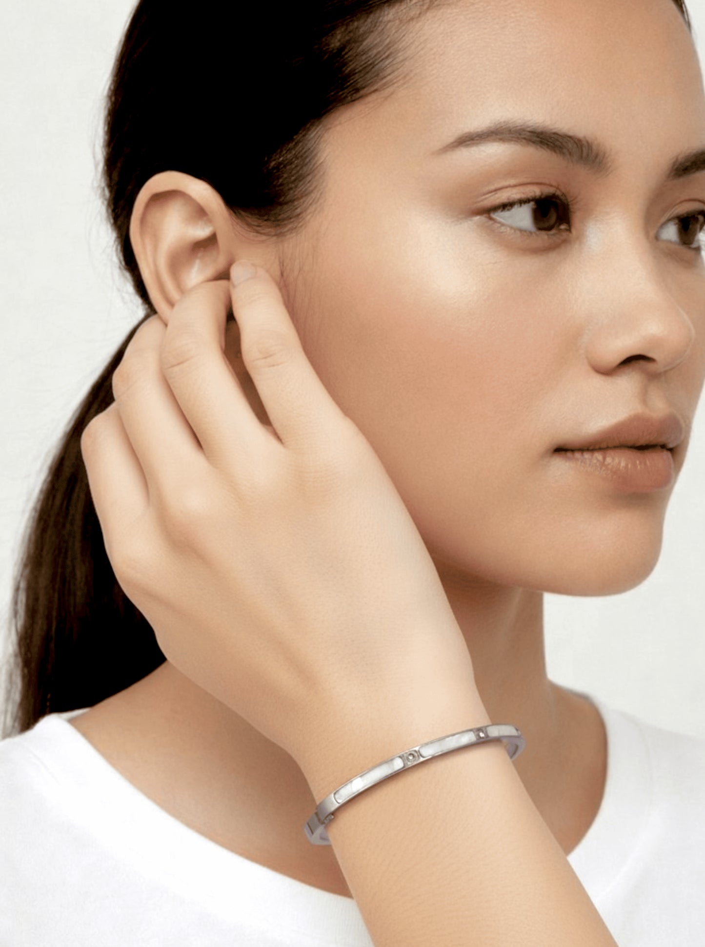 Hinged Oval Polished Bangle Bracelet