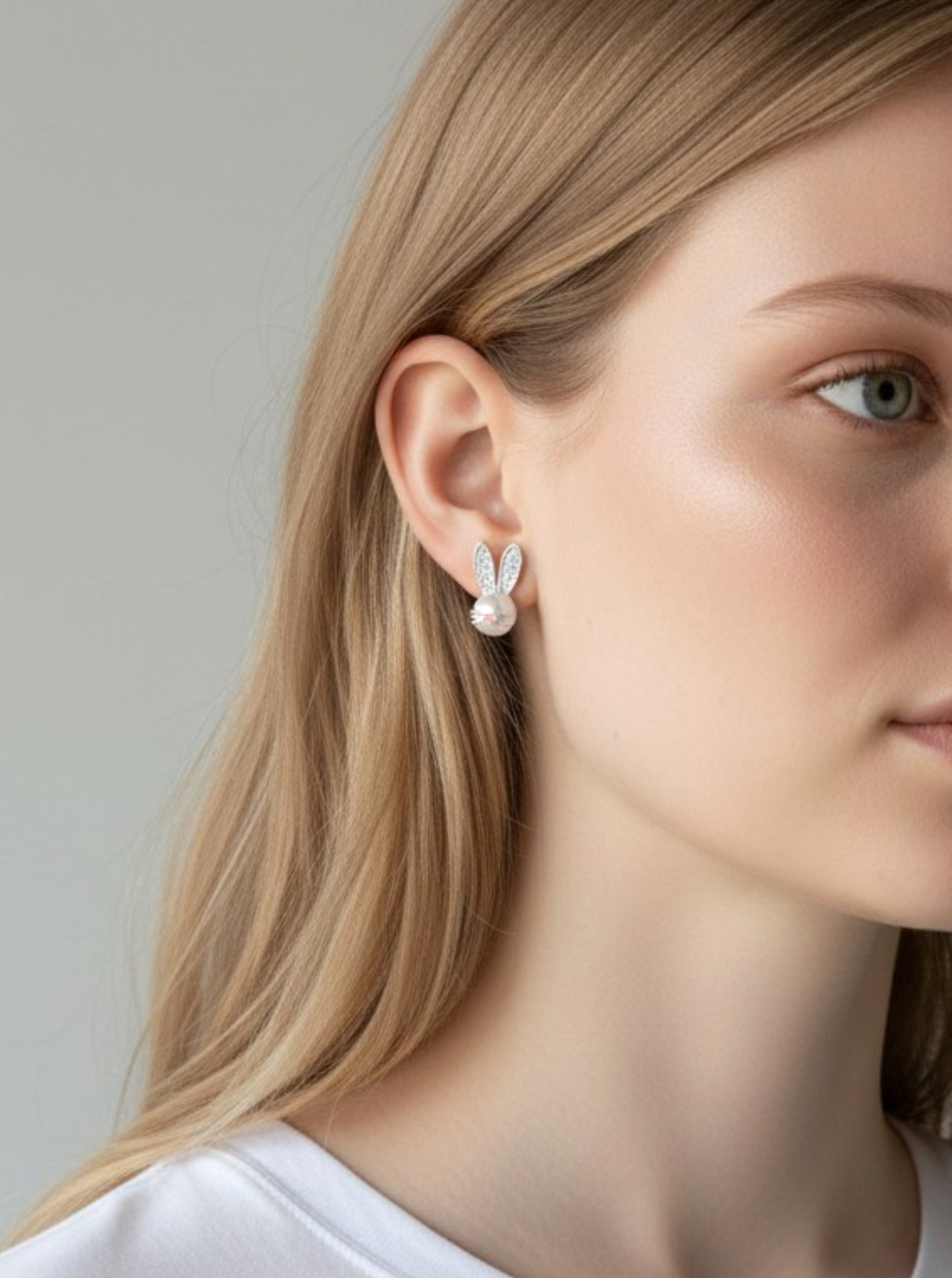 Bunny Pearlized Crystal Stud Earrings