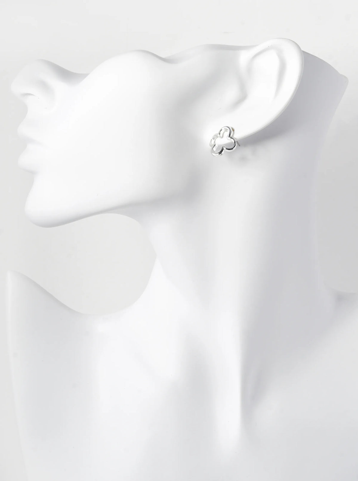 Metal 15mm Curved Quatrefoil Stud Earrings
