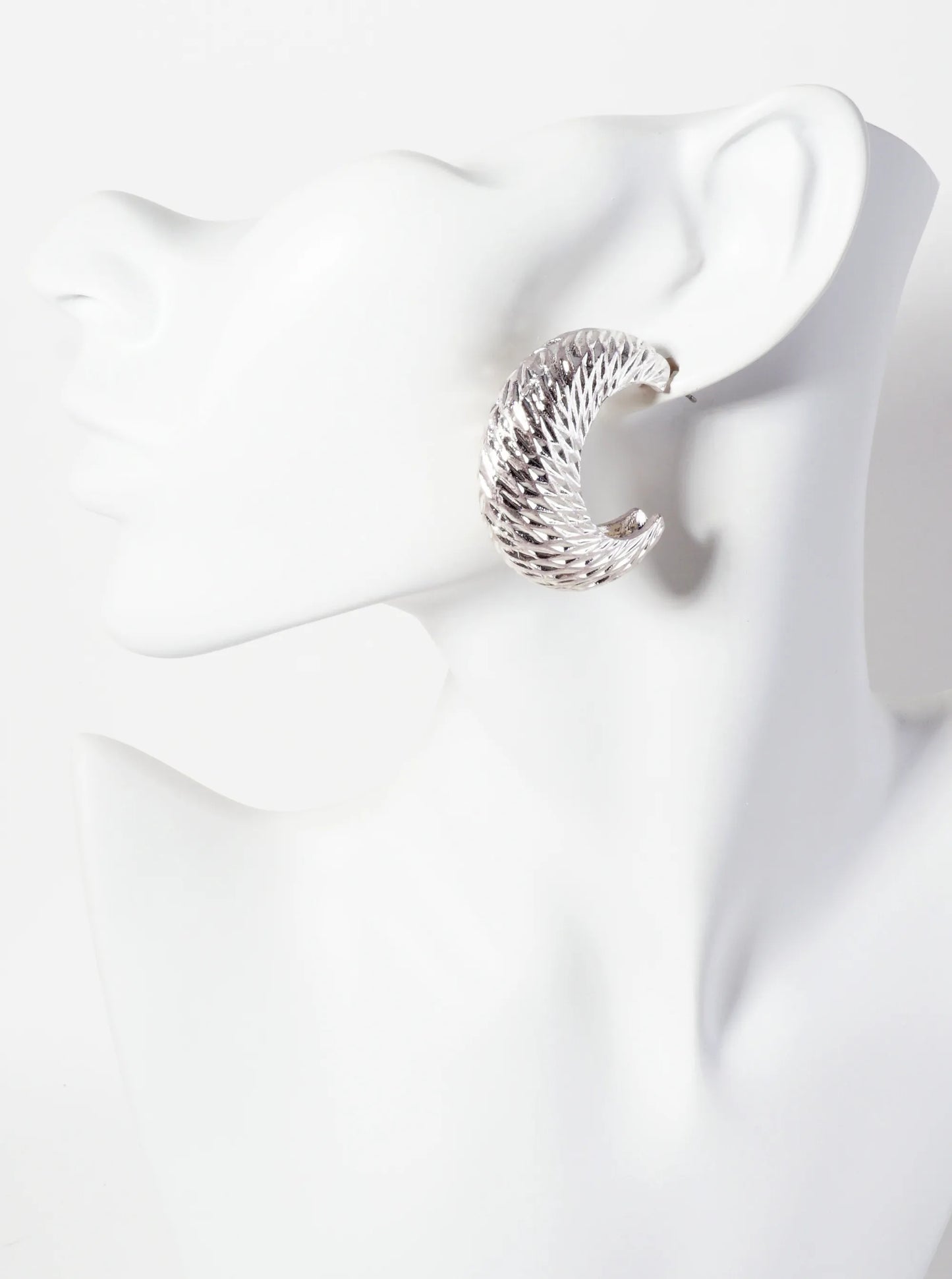 Metal Diamond Pattern 40mm Tapered Open Hoop Earrings With-Titanium-Post