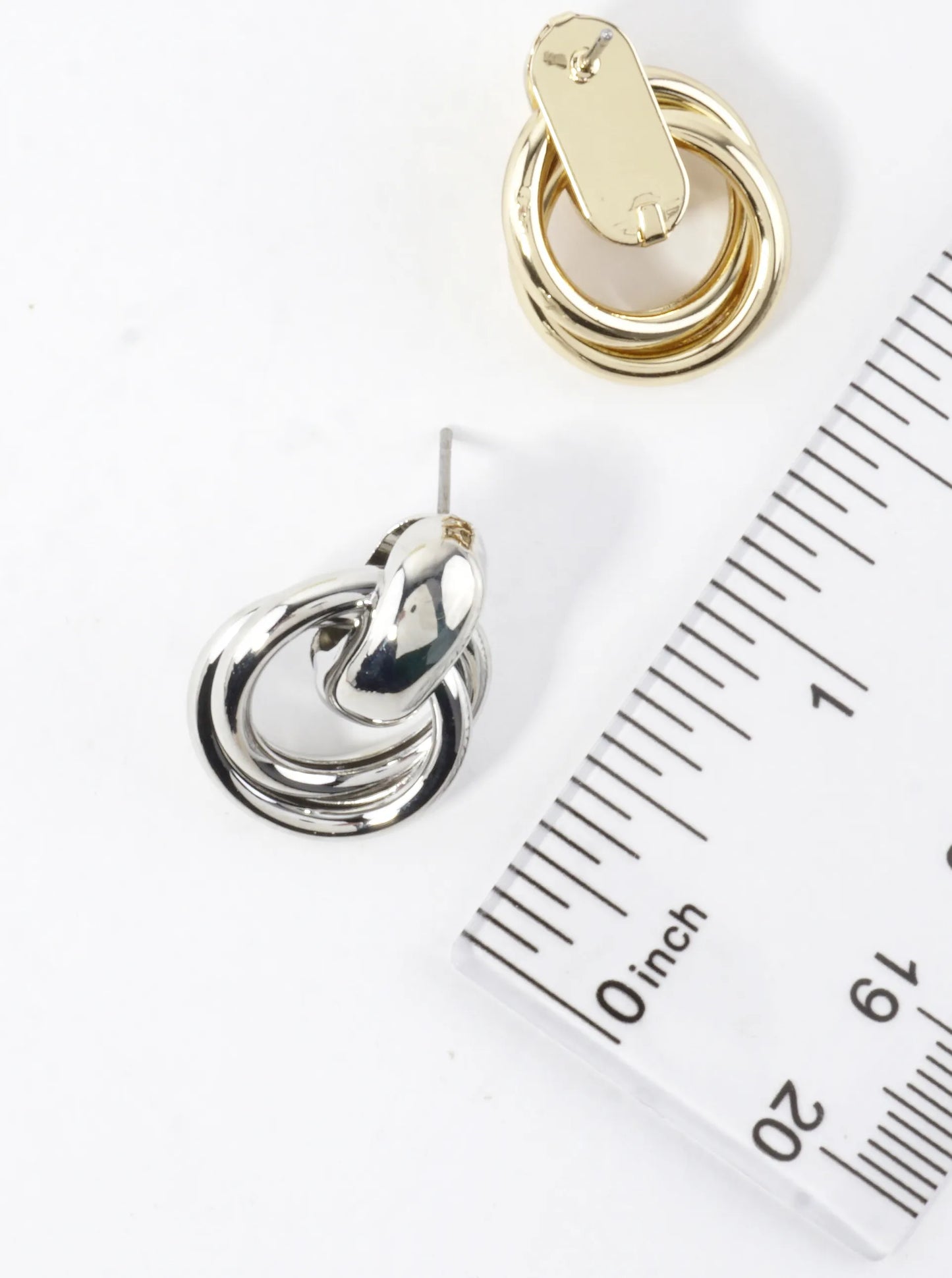 Metal Interlocking Ring Door Knocker Post Earrings