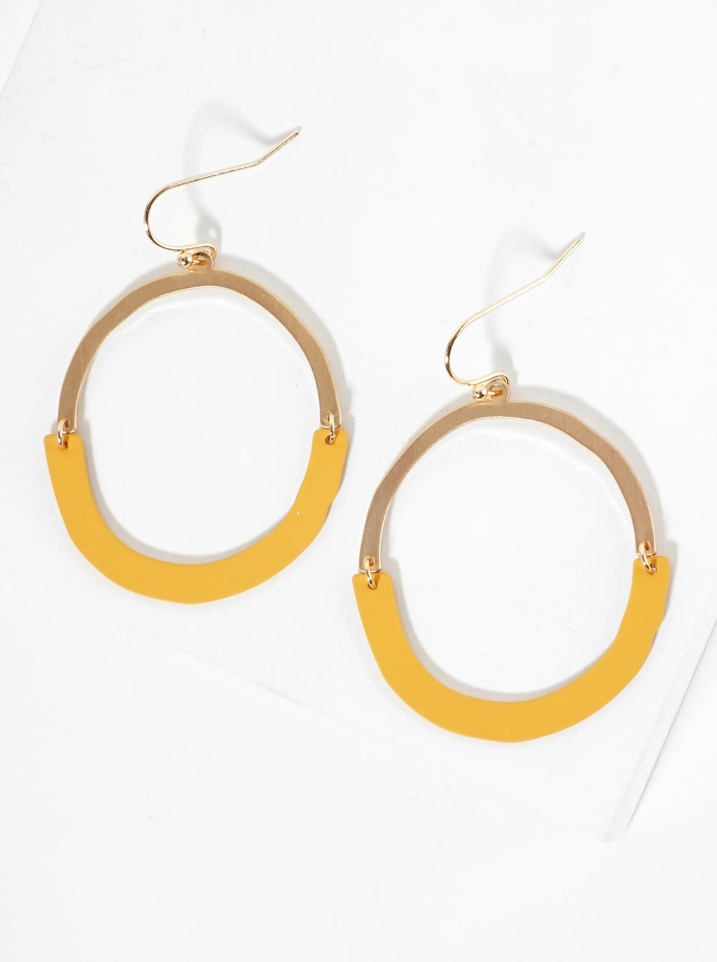 Minimalist Dangle Earrings With Connected Half Circles