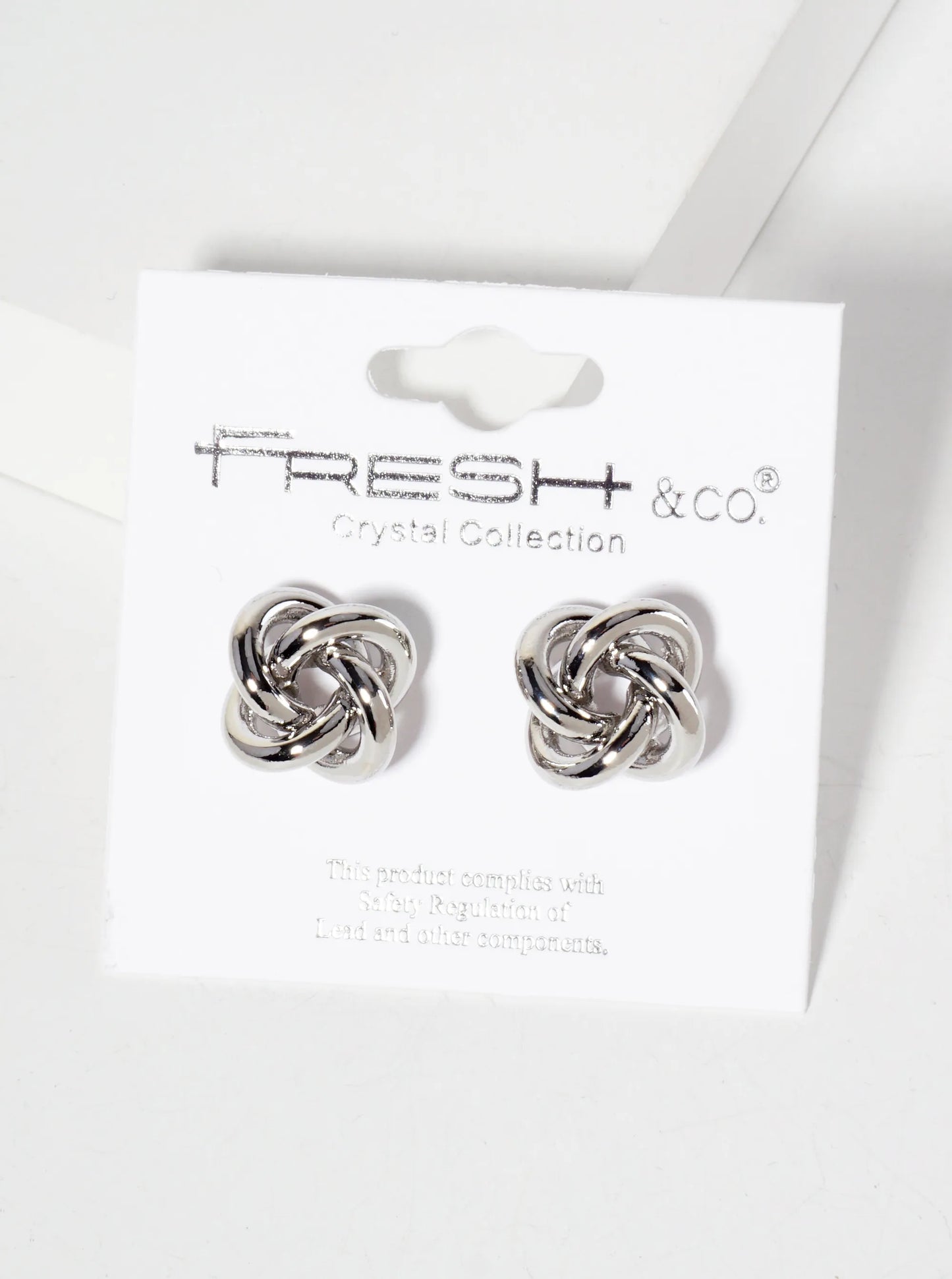 Minimalist Polished Brass 15mm Love-Knot Stud Earrings