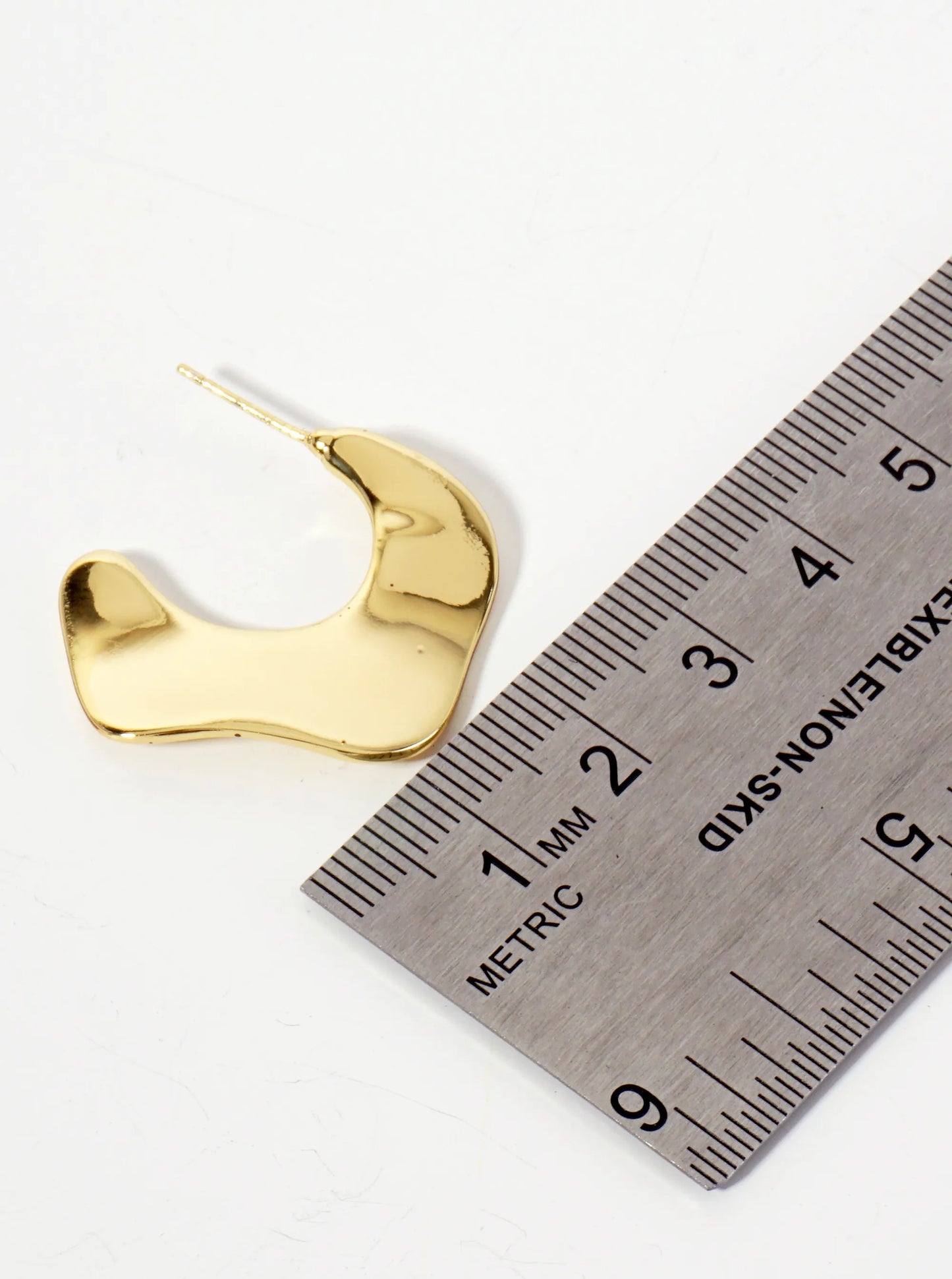 Polished 25mm Wavy Organic 18K-Gold-Dipped Hoop Earrings