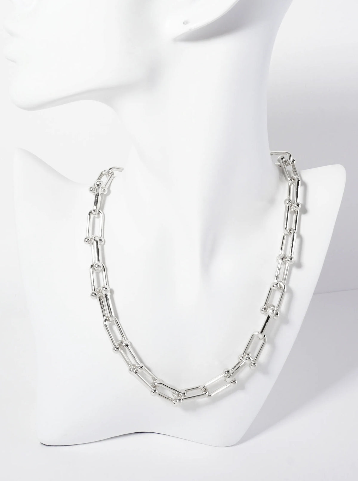 Polished Metal 18mm Horseshoe Chain Necklace