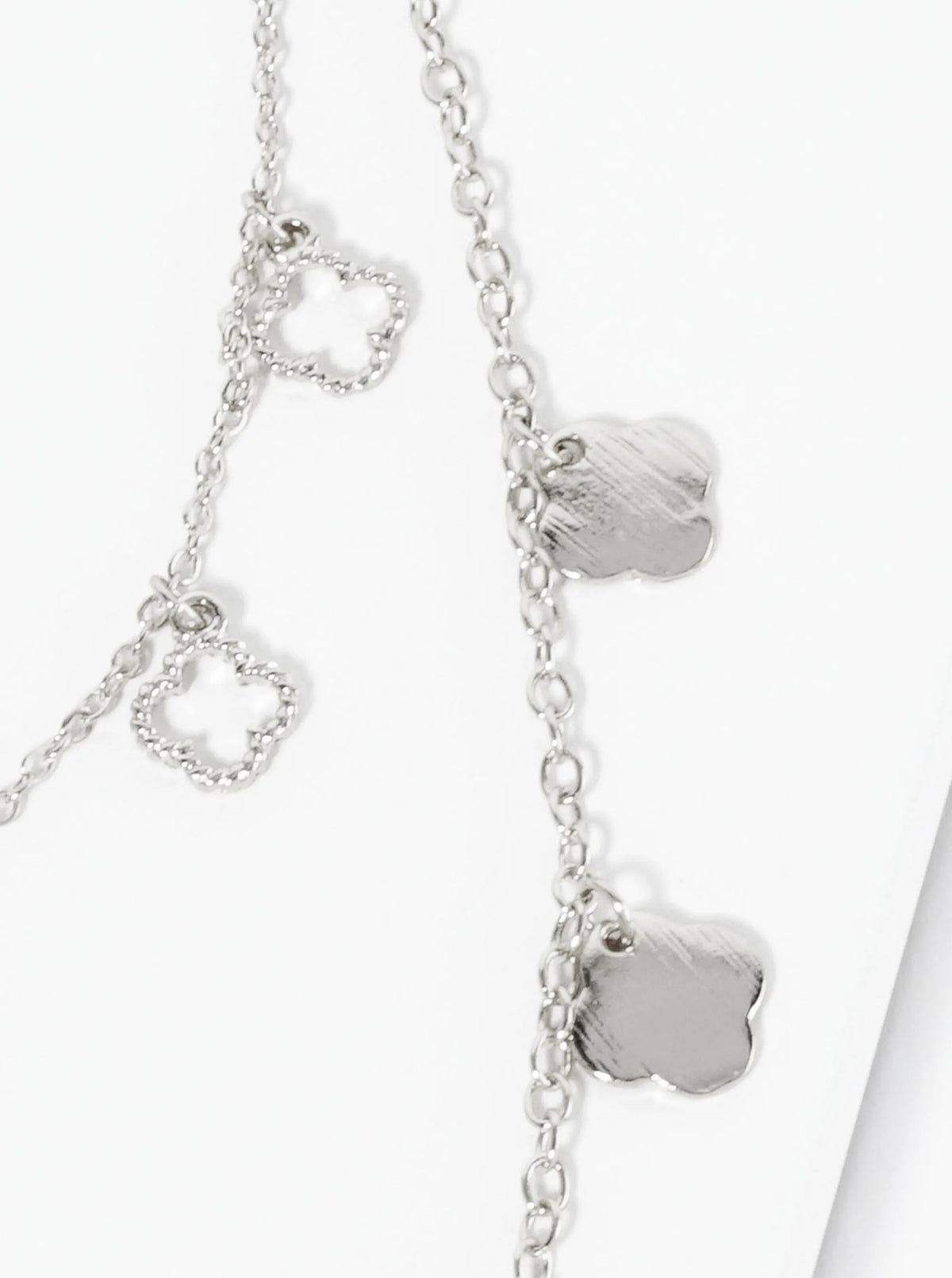 Quatrefoil Motif Layered Necklace