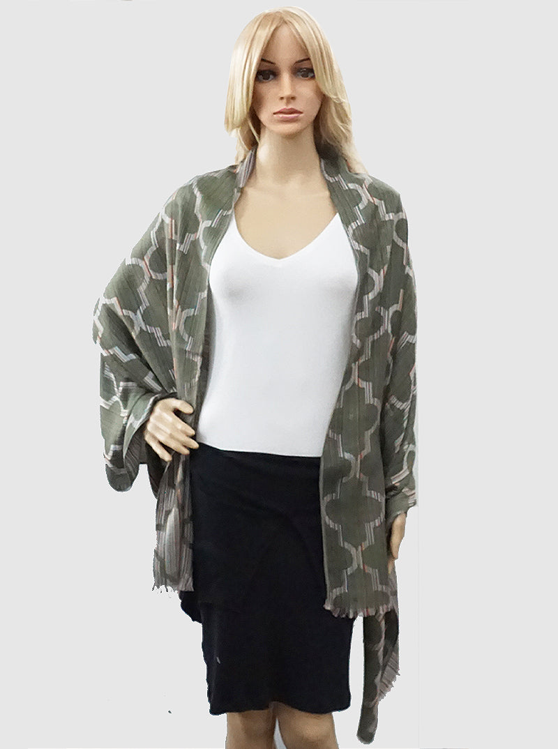 Quatrefoil Pattern Polyester Scarf With Fringe