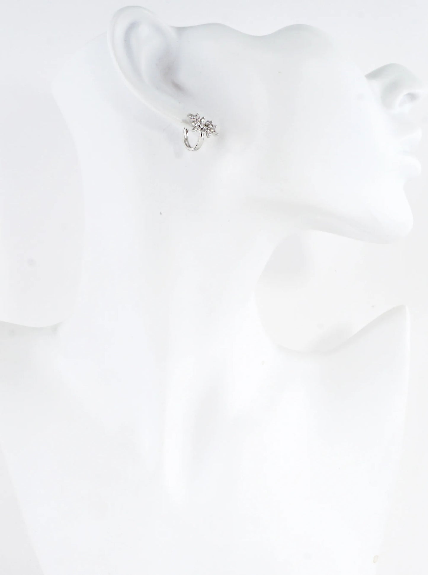 Sparkling Leaf Motif Hoop Earrings