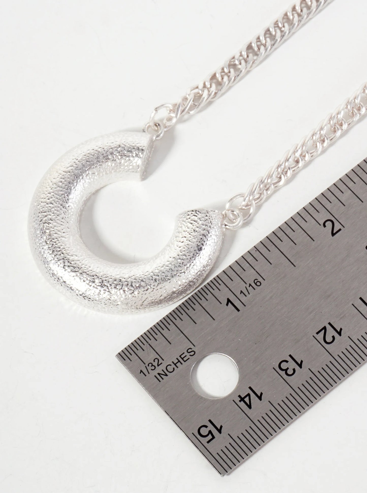 Sand-Texture Open Circle Pendant 16-inch Necklace