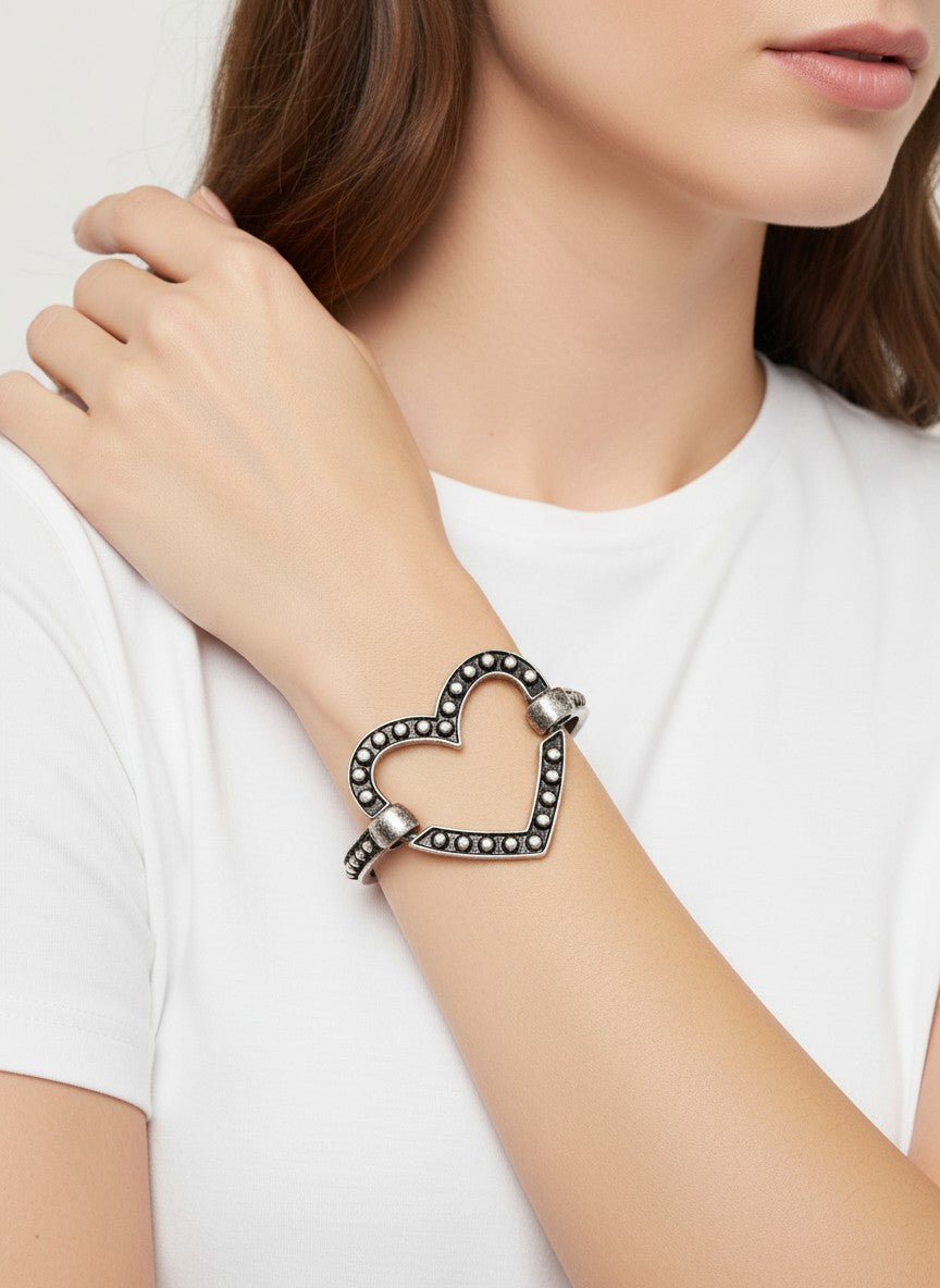 Solid Heart Oxidized Zinc Alloy Bangle Bracelet