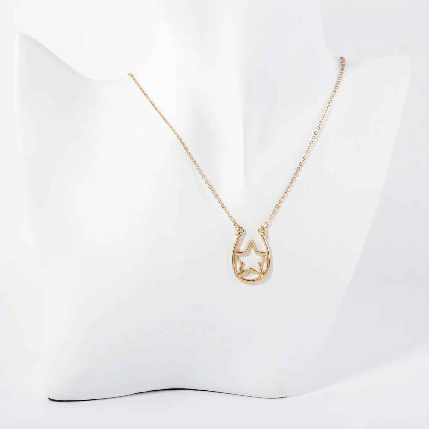 Star Cutout Horseshoe Pendant Necklace