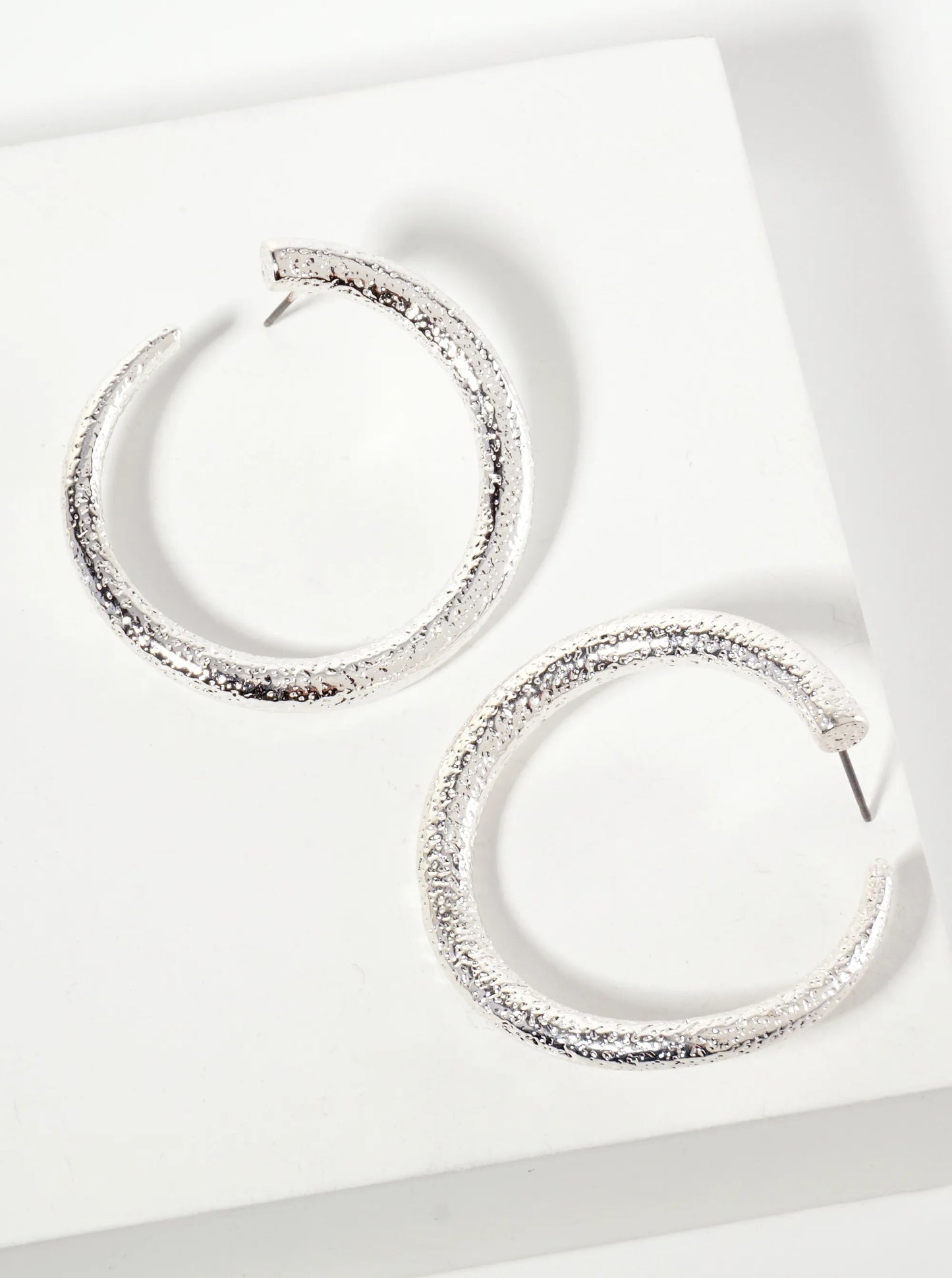 Textured 40mm Front-Facing Hoop Earrings