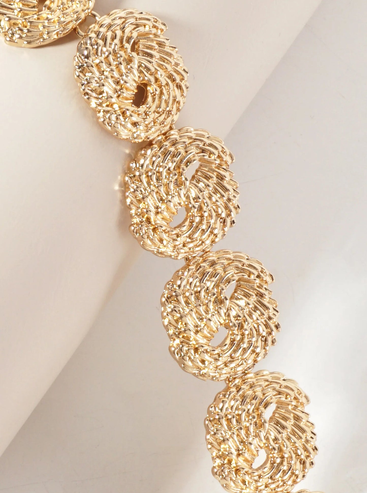 Textured Round Design Vintage Chain Bracelet With-Toggle-Closure