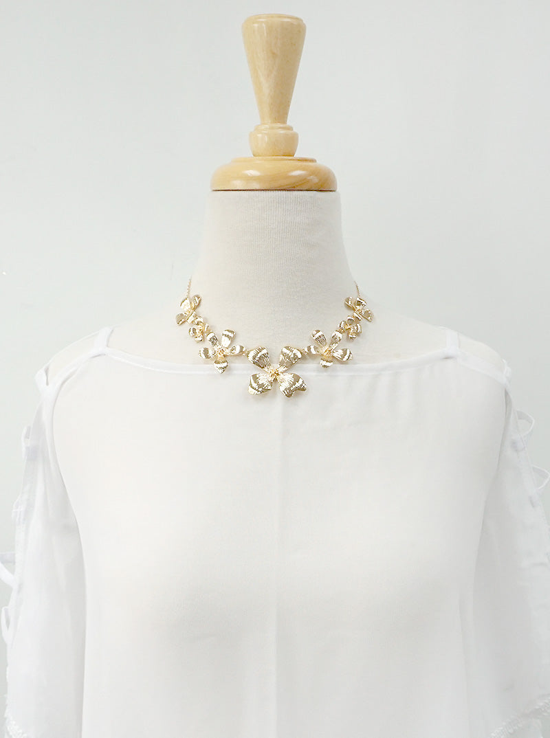 Textured Metal Floral Flower Chunky Necklace