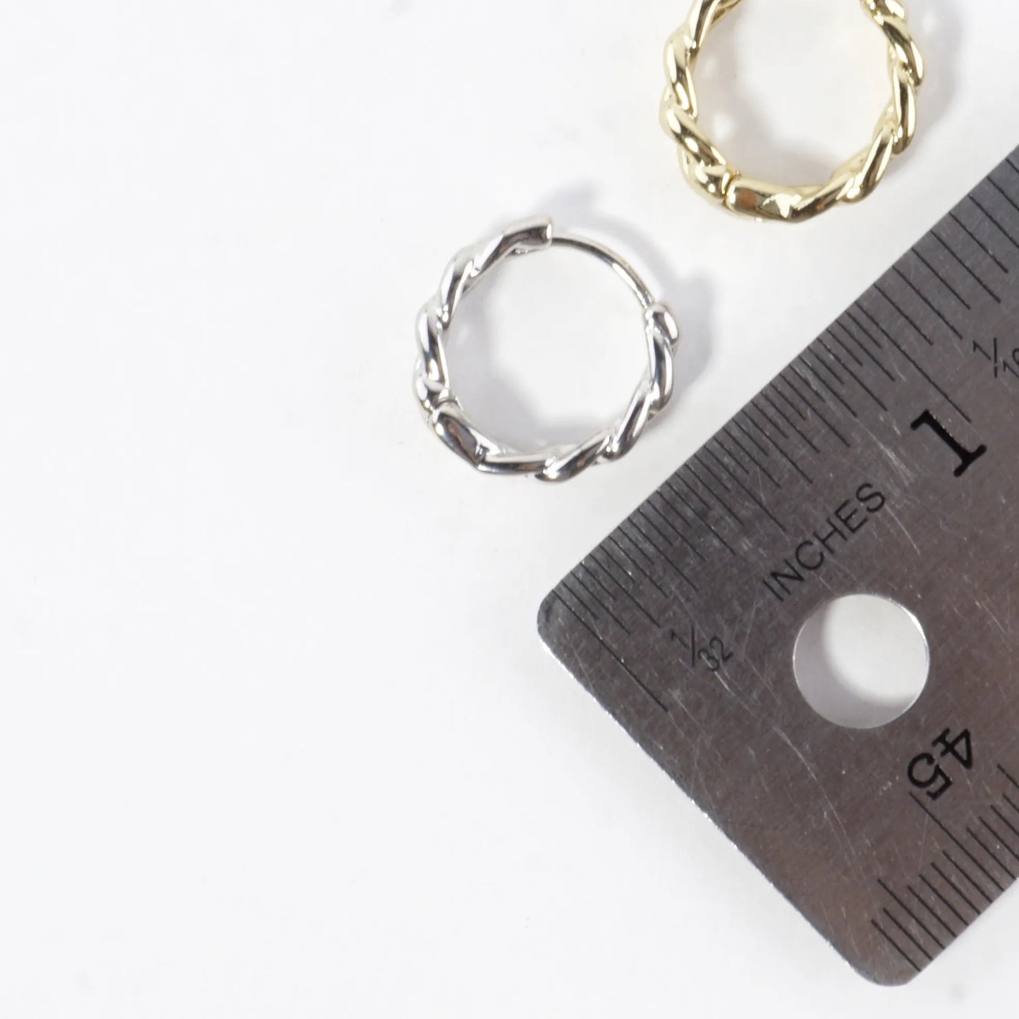 Tiny Curb Chain Texture Click Huggie Hoop Earrings