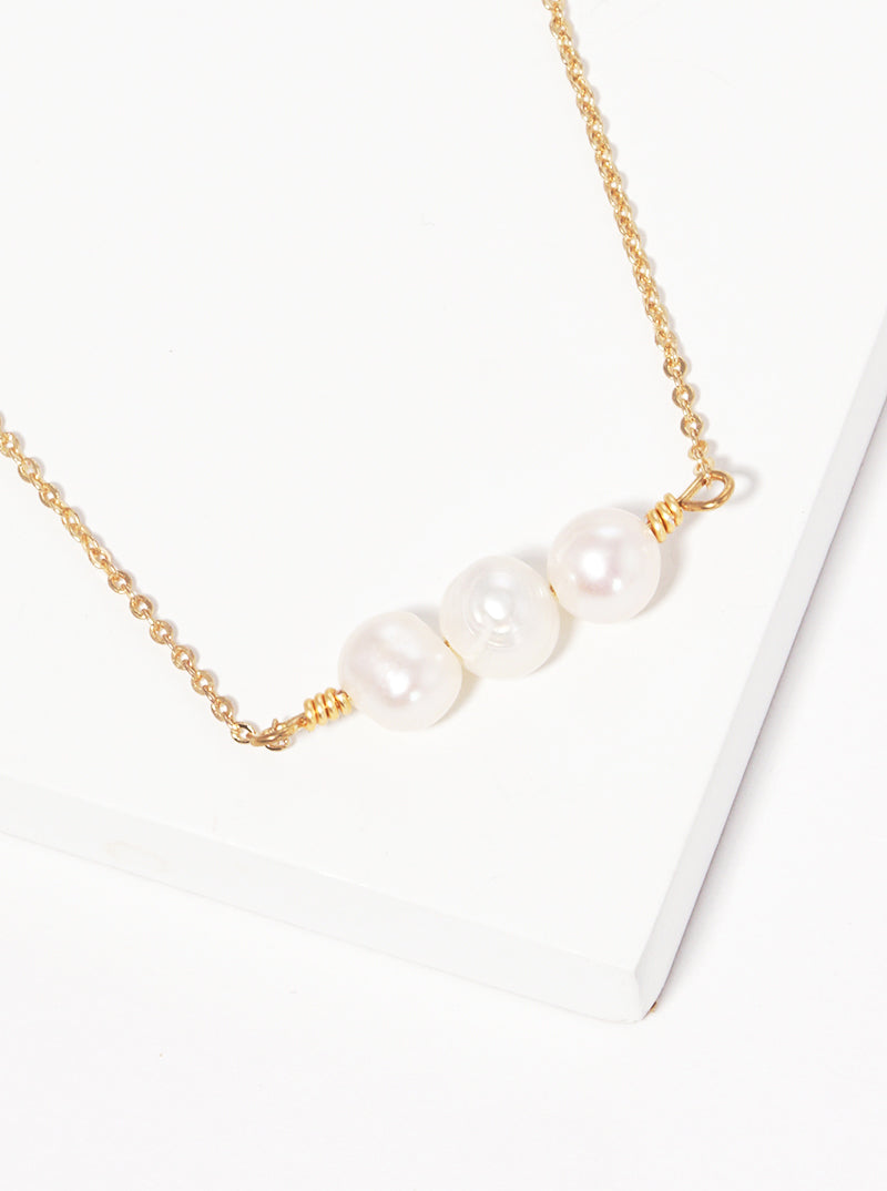 Tri Freshwater Pearls Pendant Choker Necklace