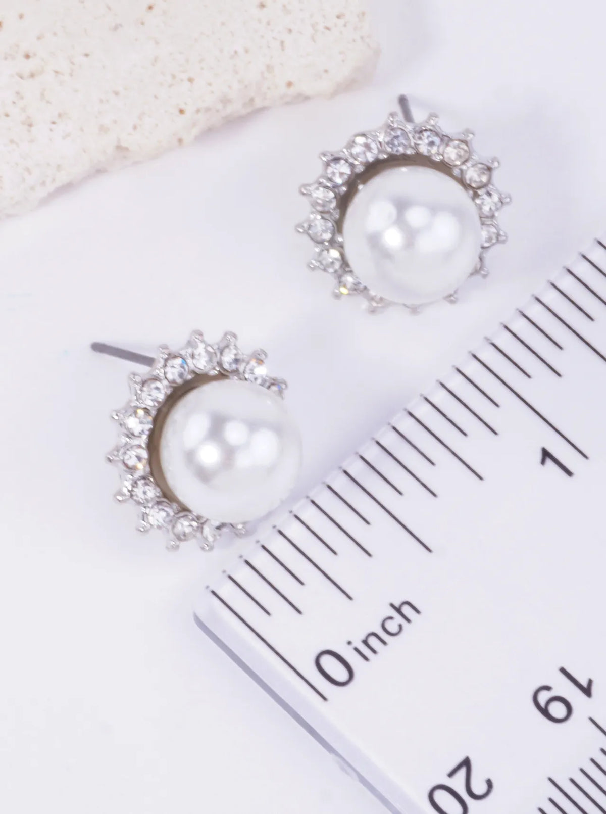 0.6-in-Pearl-Flower-Rhinestone-Stud-Earrings-61-E2438-RCR-1-OWEZW320070026K1039.jpg