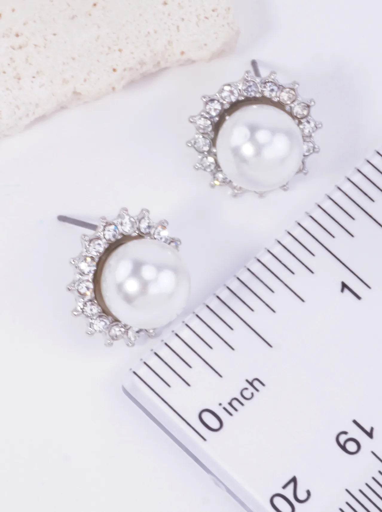 0.6-in-Pearl-Flower-Rhinestone-Stud-Earrings-61-E2438-RCR-1-OWEZW320070026K1039.jpg