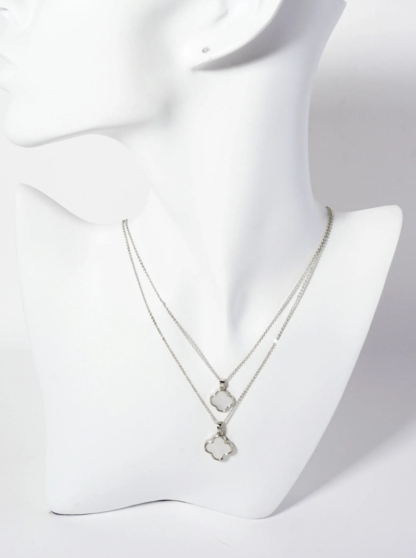 10-12mm Mother-of-Pearl Quatrefoil Pendant Layered Necklace