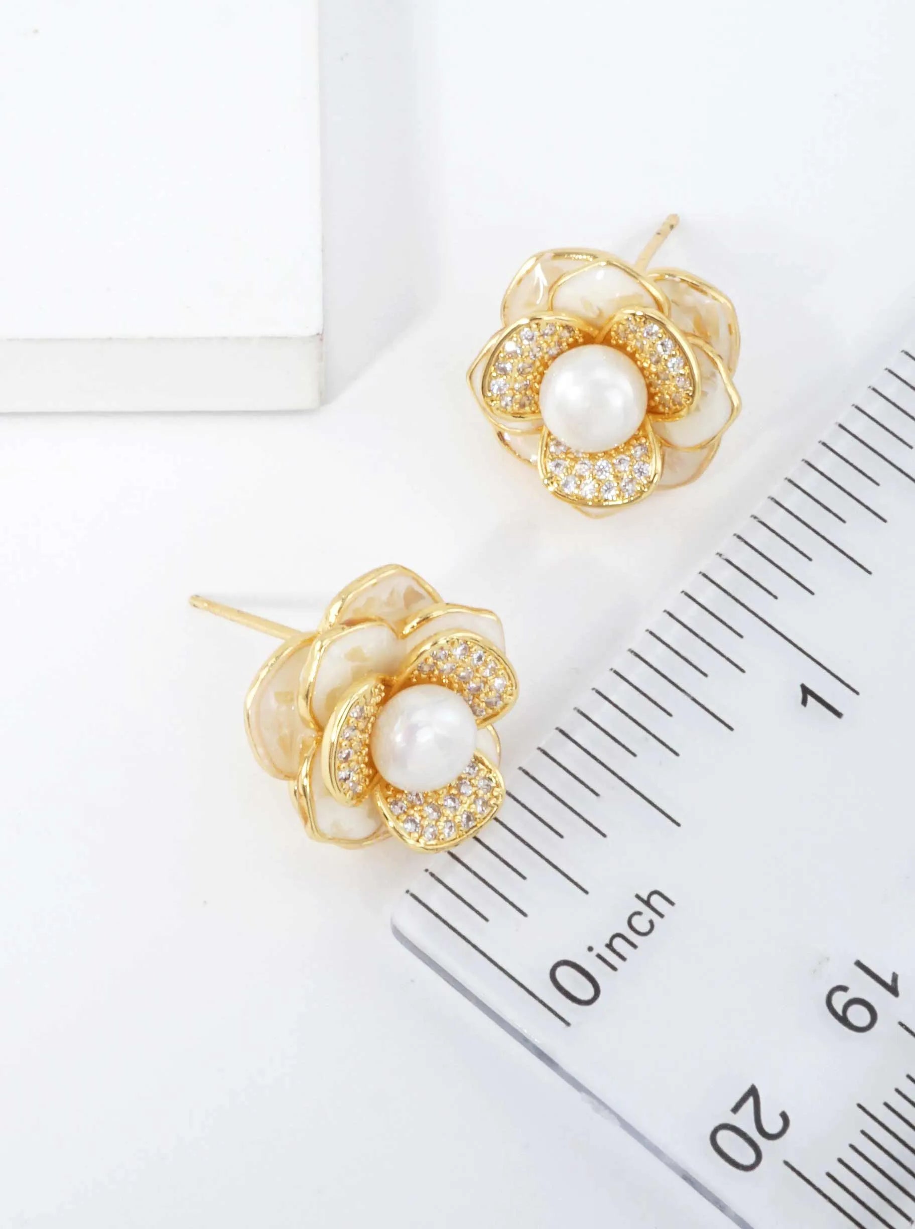 14K-Gold-Dipped-CZ-Pearl-Flower-Studs-151-DE1614-GDWHT-1-F5500V02070726K0356.jpg