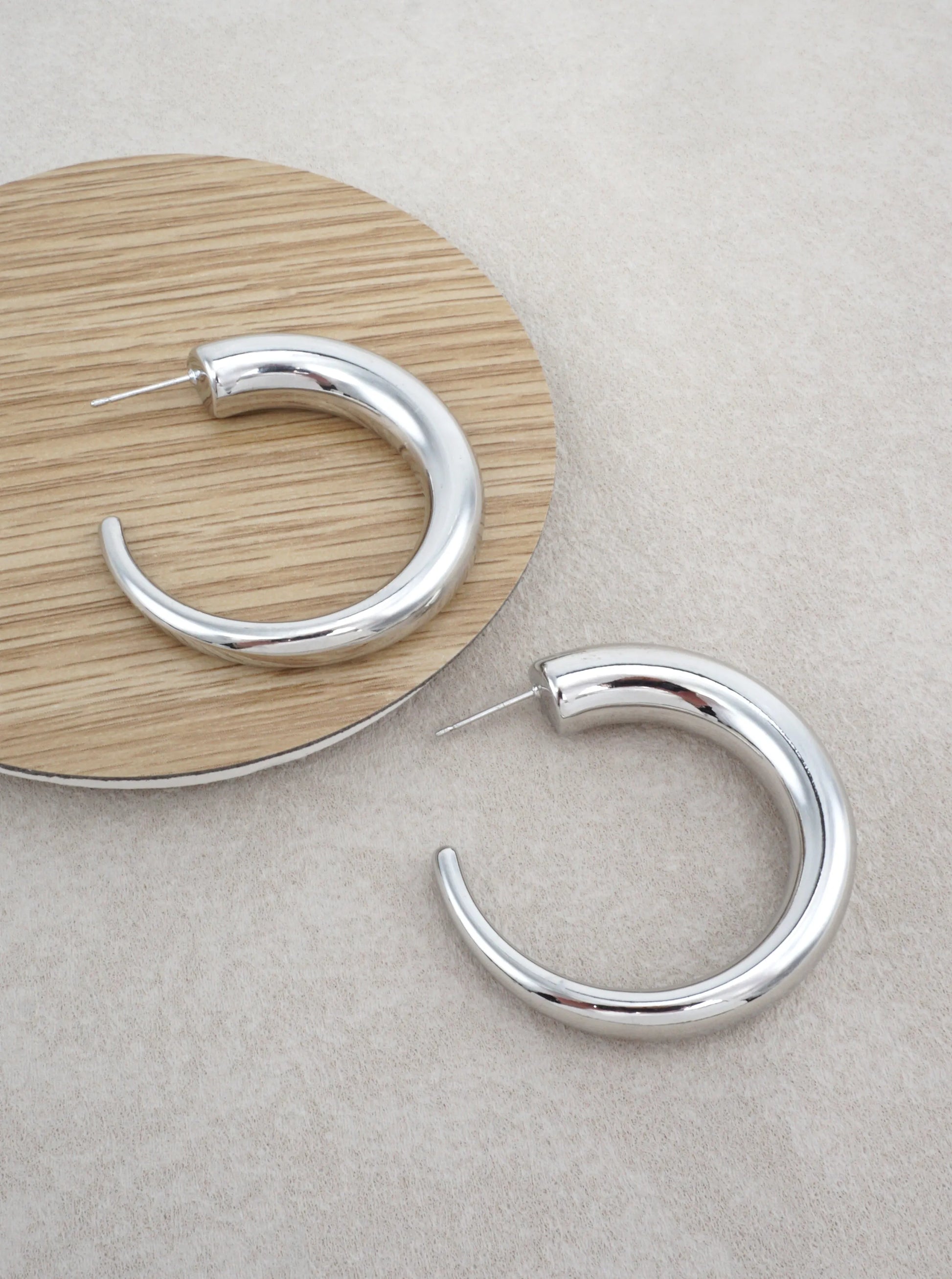 14K-Gold-Dipped-Modern-Large-Brass-Hoop-Earrings-151-DE1560-RH-0-JR5HEL13061326K0222.jpg