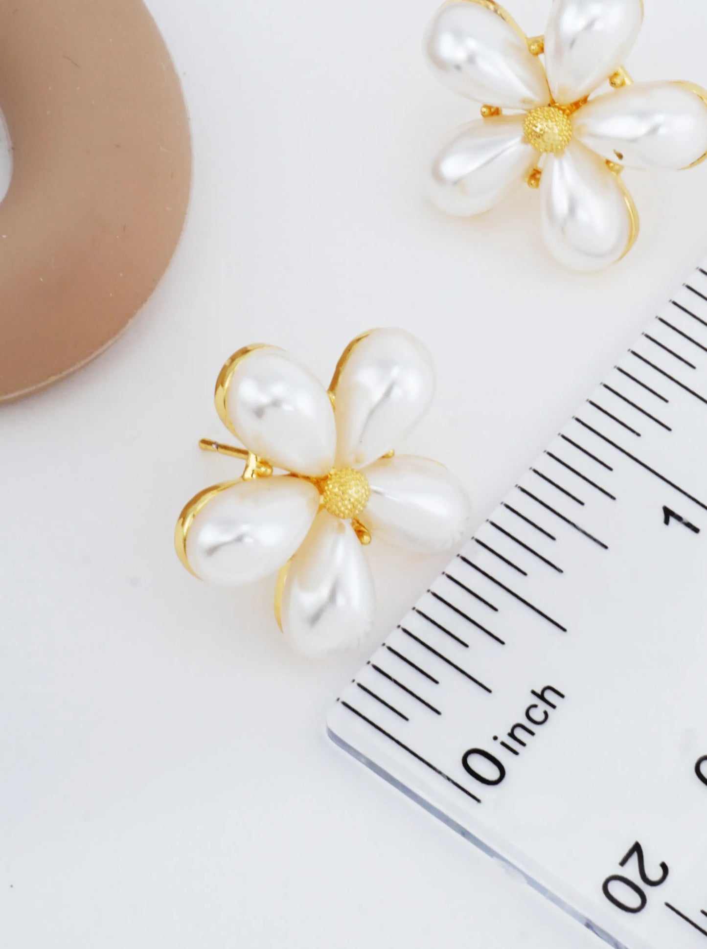 14K-Gold-Dipped-Pearl-Flower-Stud-Earrings-151-DE1638-GDWHT-1-Y1Y7Y213061026K0407.jpg