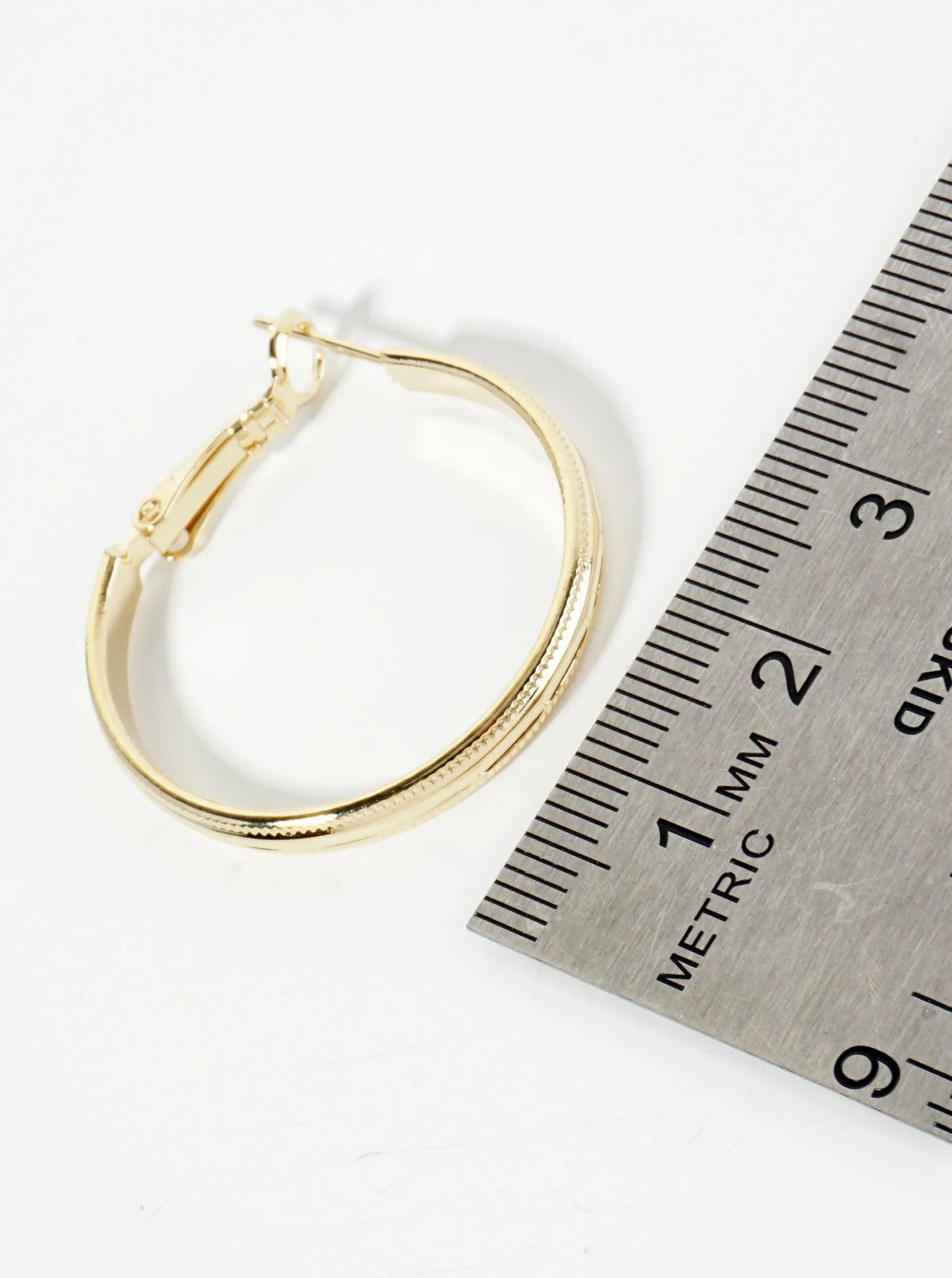 14K-Gold-Dipped Polished 30mm Latch-Back Hoop Earrings With Intricate Texture