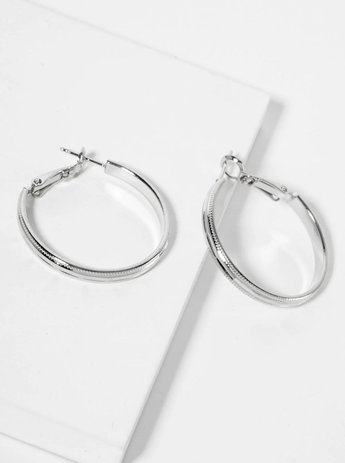 14K-Gold-Dipped Polished 30mm Latch-Back Hoop Earrings With Intricate Texture