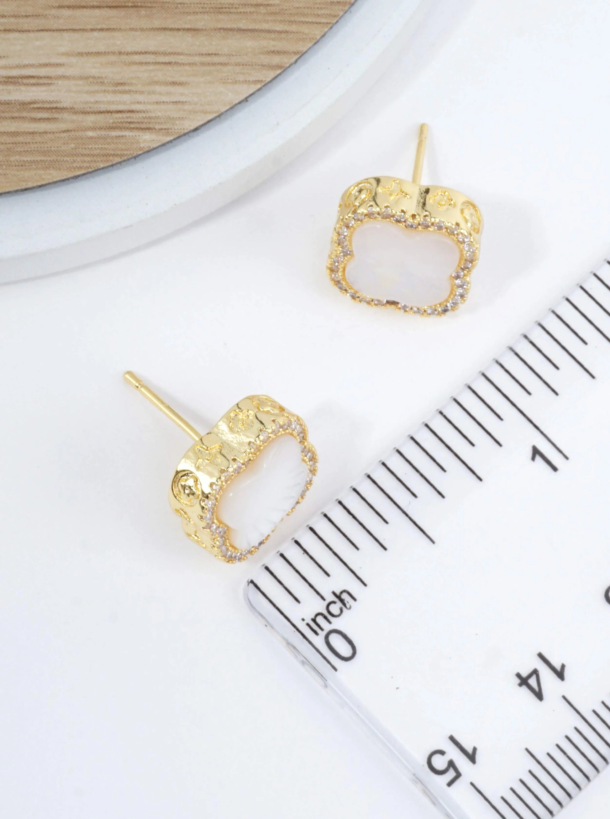 14K-Gold-Dipped-Quatrefoil-Stud-Earring-With-CZ-151-DE1652-GDWHT-1-6Q9A0F23065826K0405.jpg